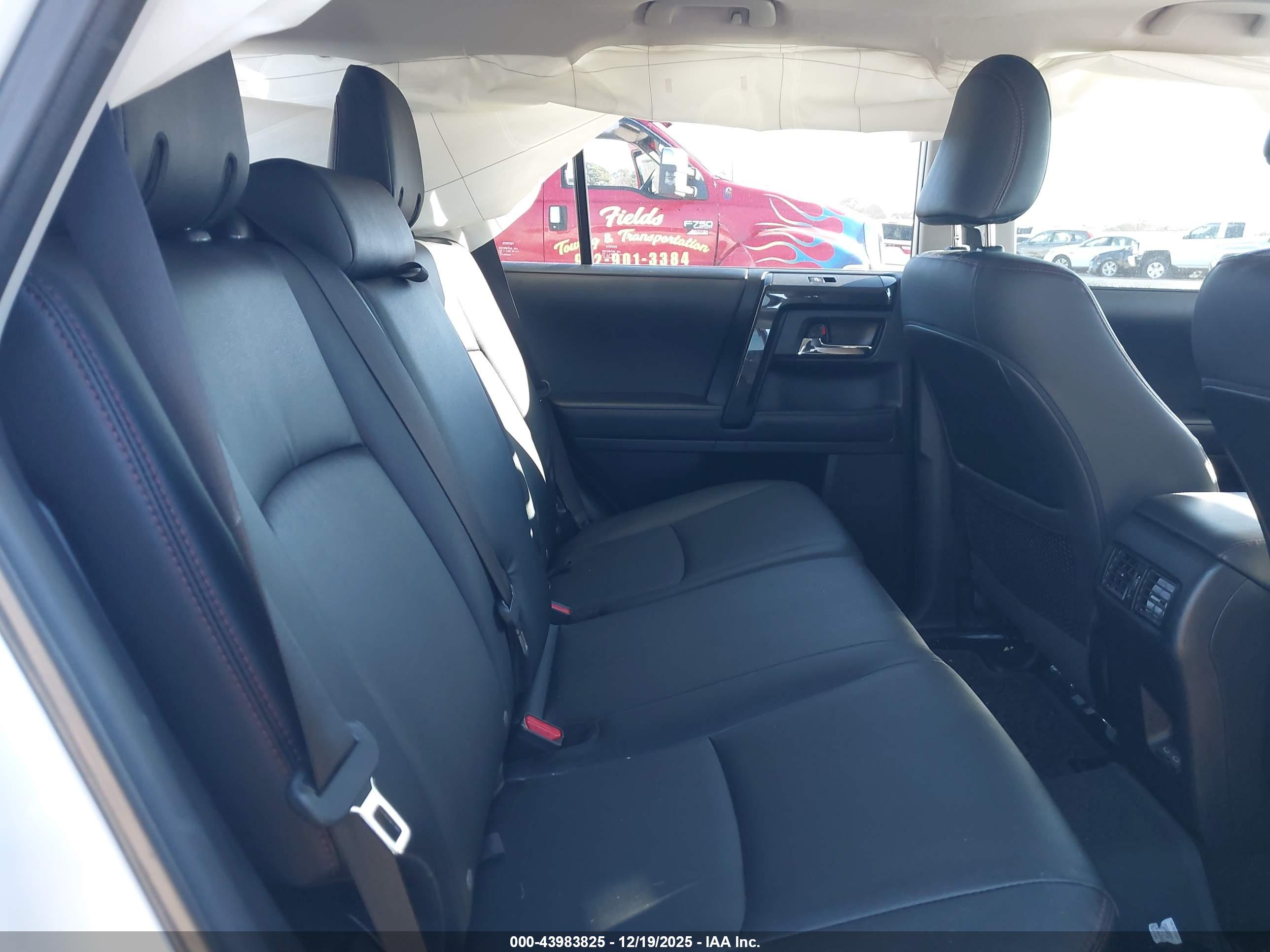 TOYOTA 4RUNNER image 8