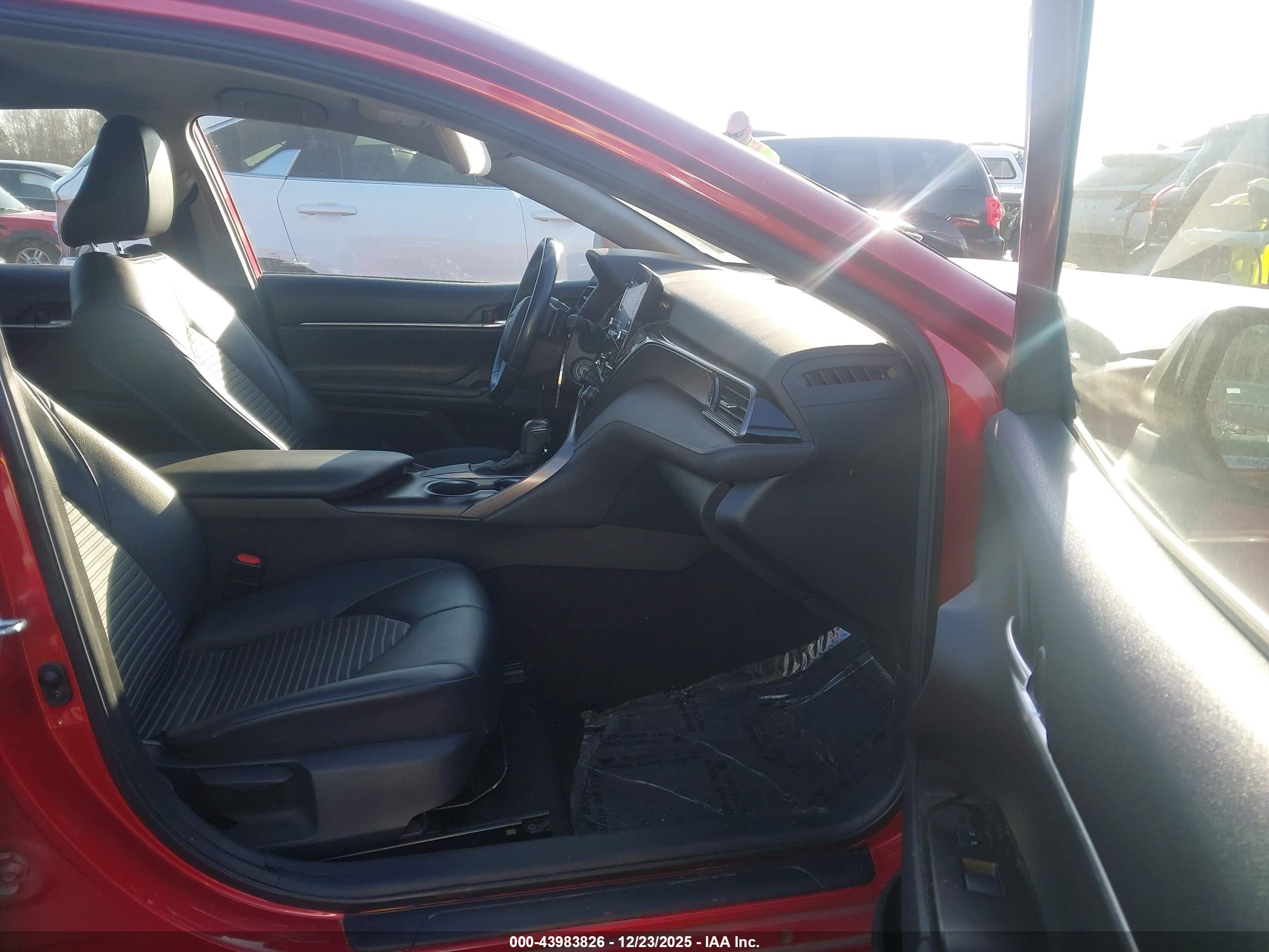TOYOTA CAMRY image 5