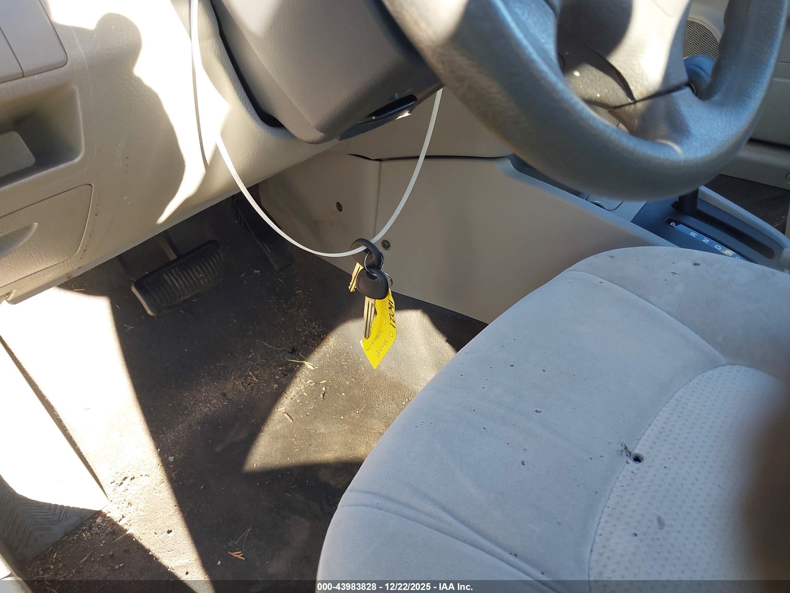 KIA SPECTRA image 11