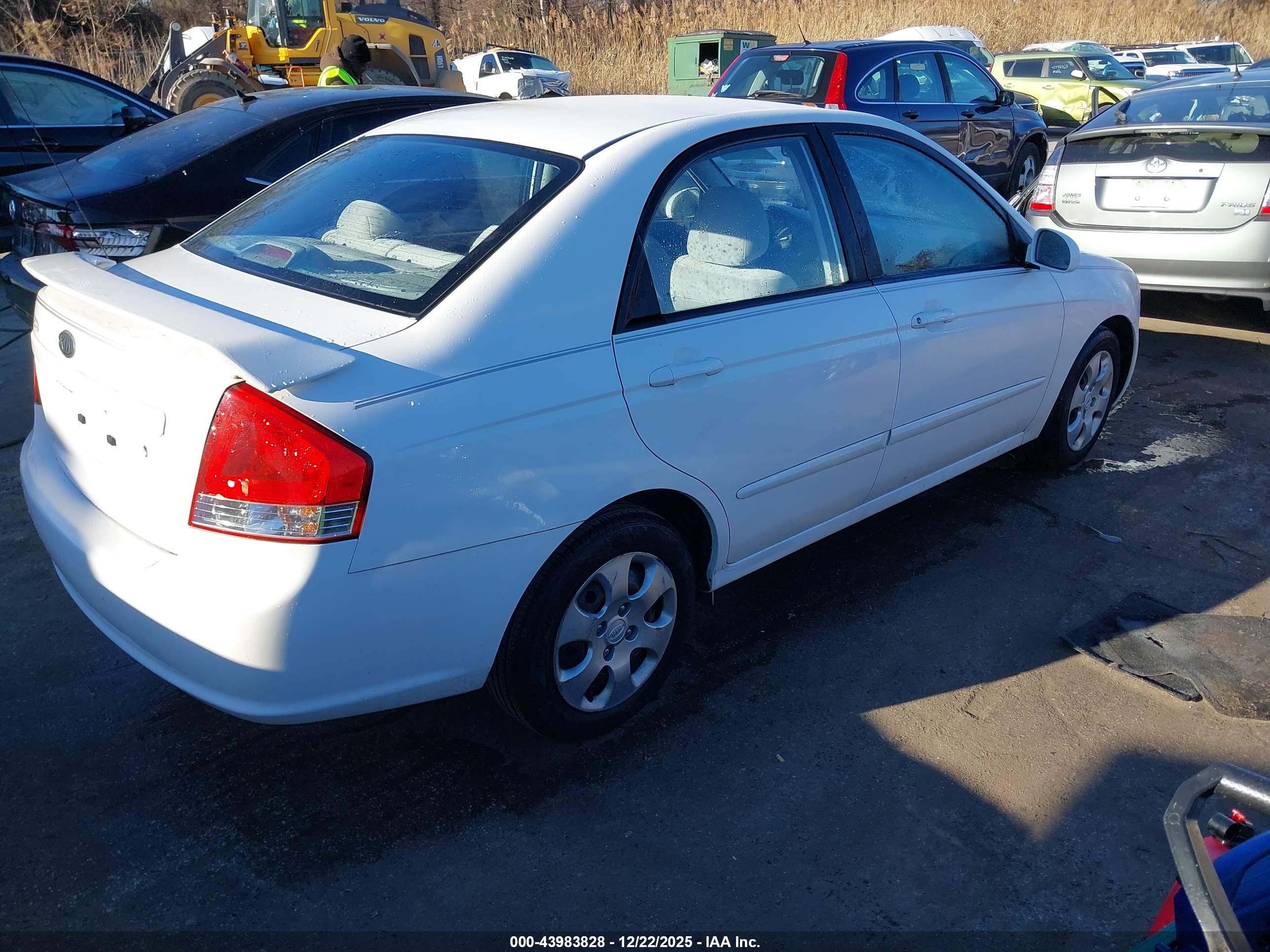 KIA SPECTRA image 4