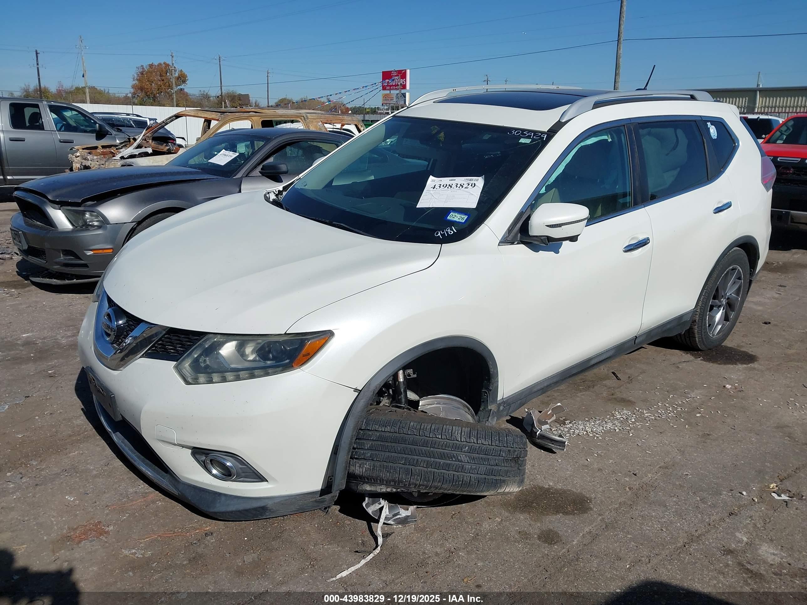 NISSAN ROGUE image 2