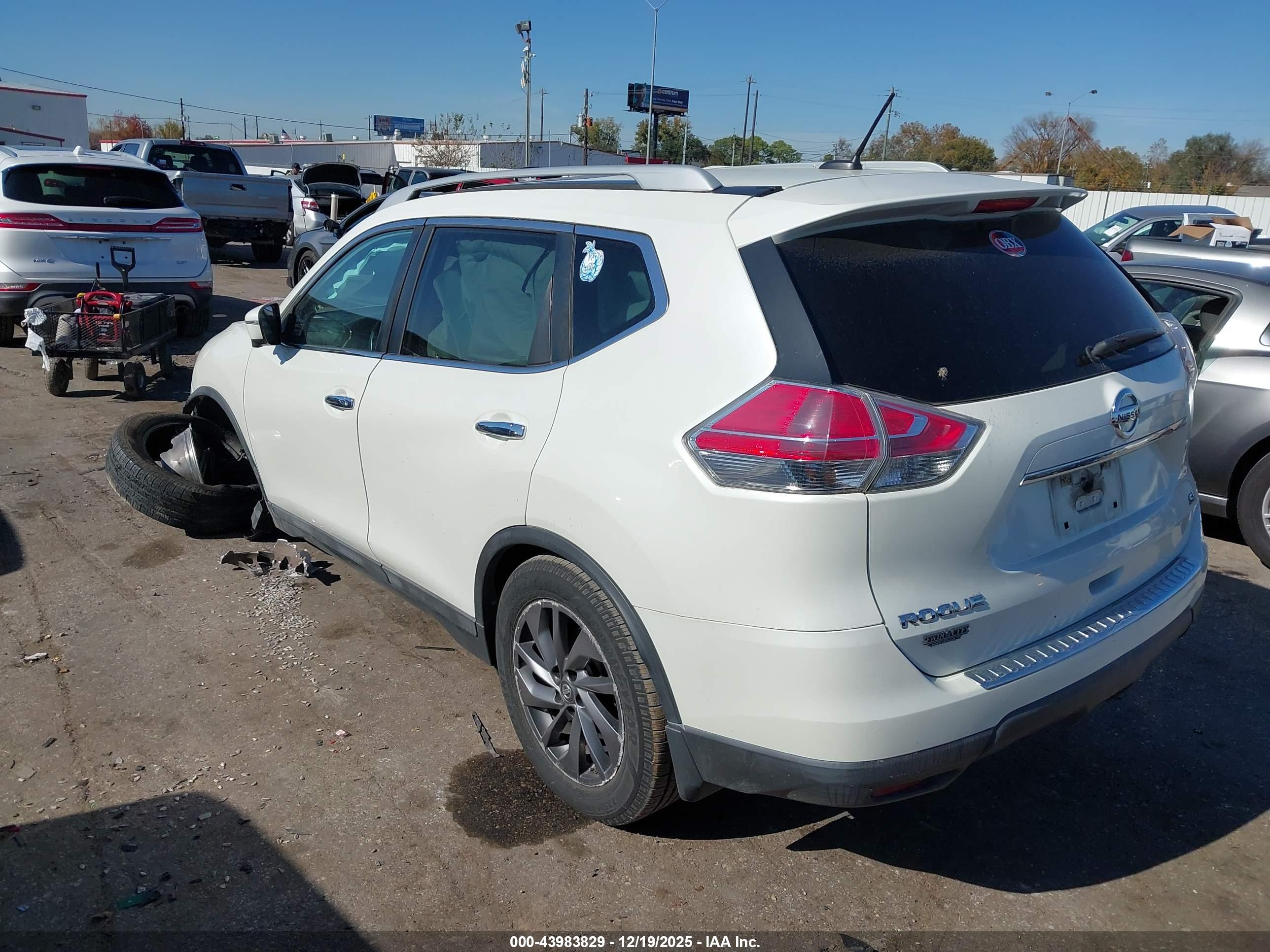 NISSAN ROGUE image 3
