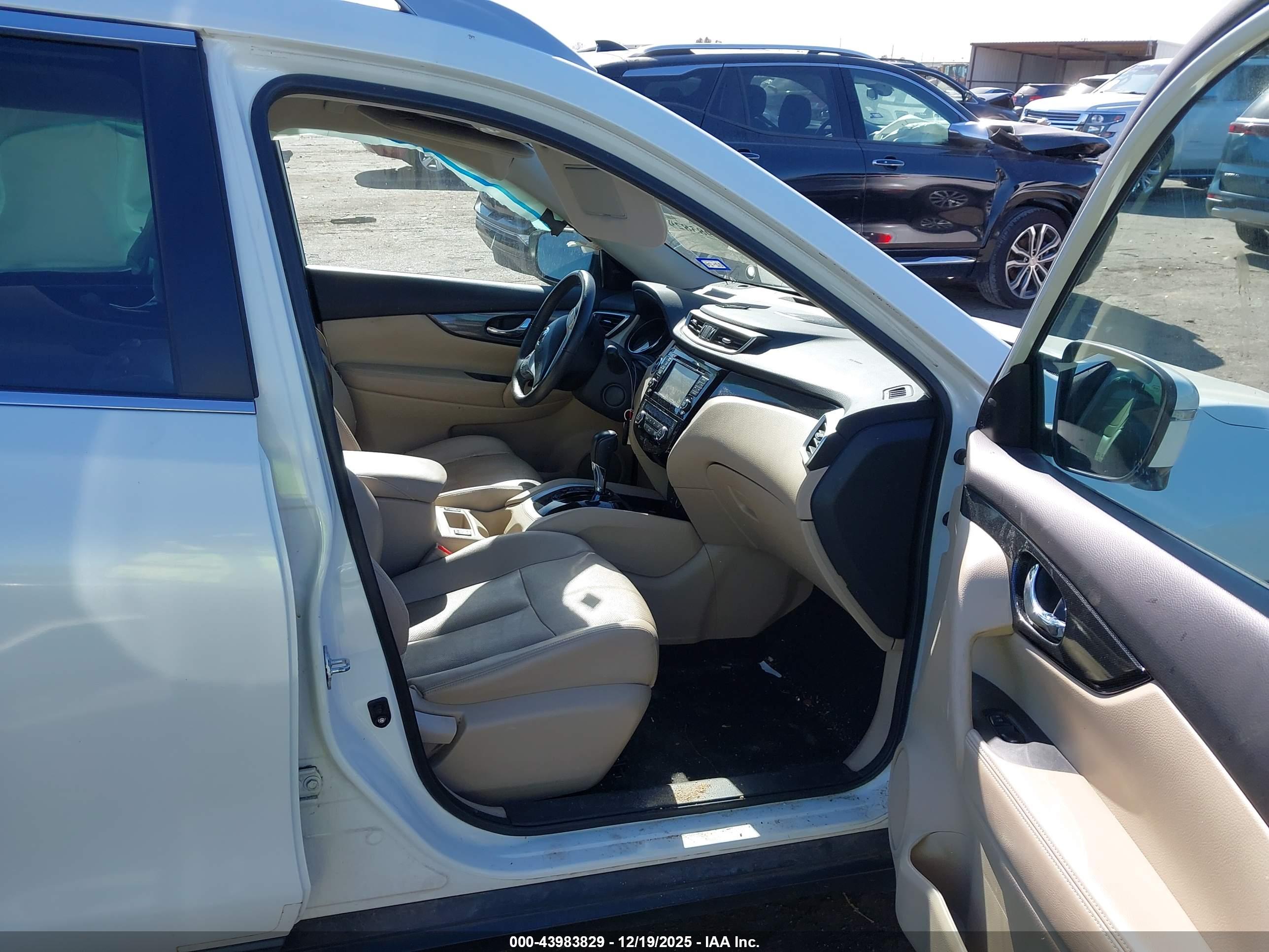 NISSAN ROGUE image 5