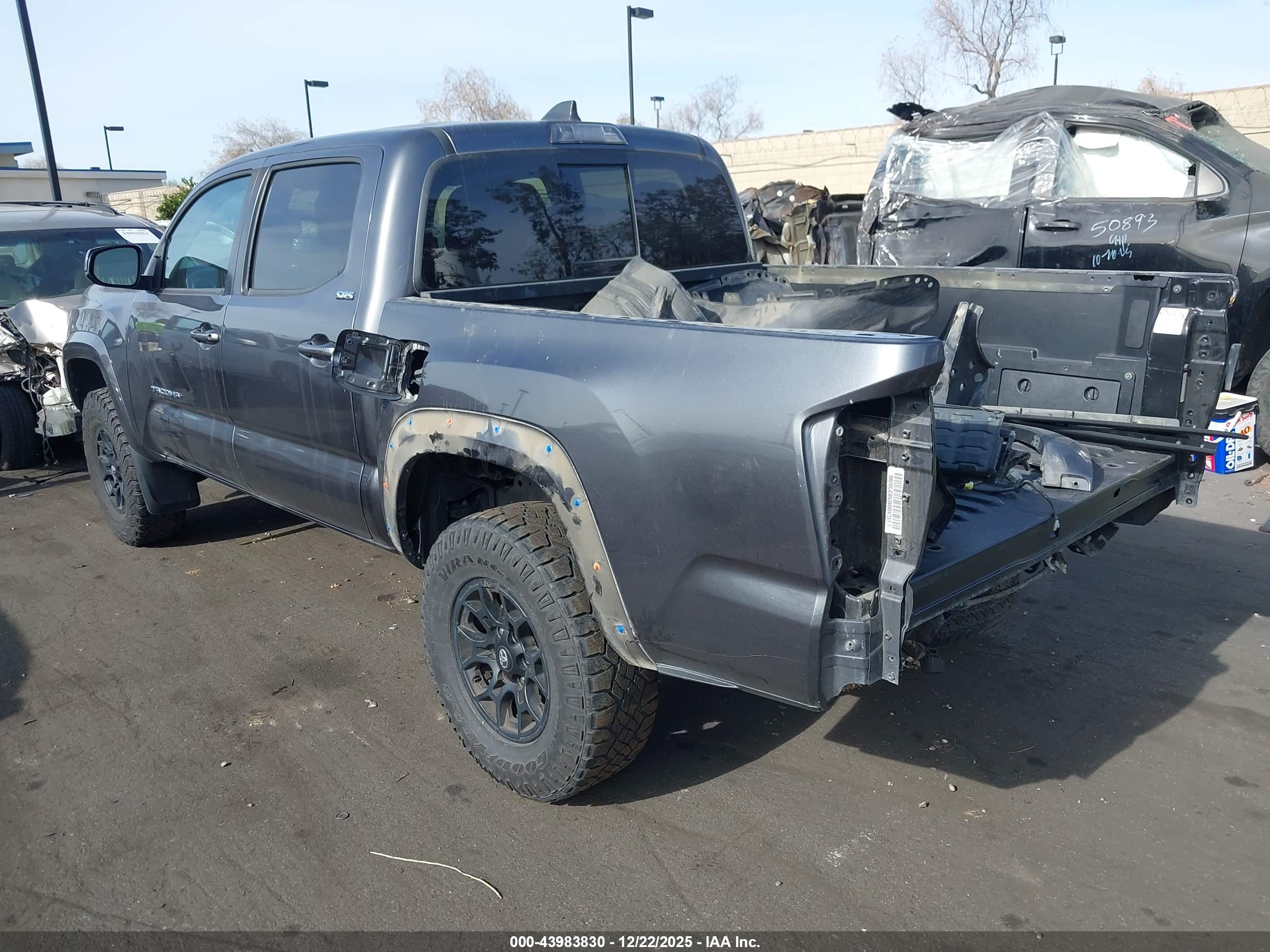 TOYOTA TACOMA image 3