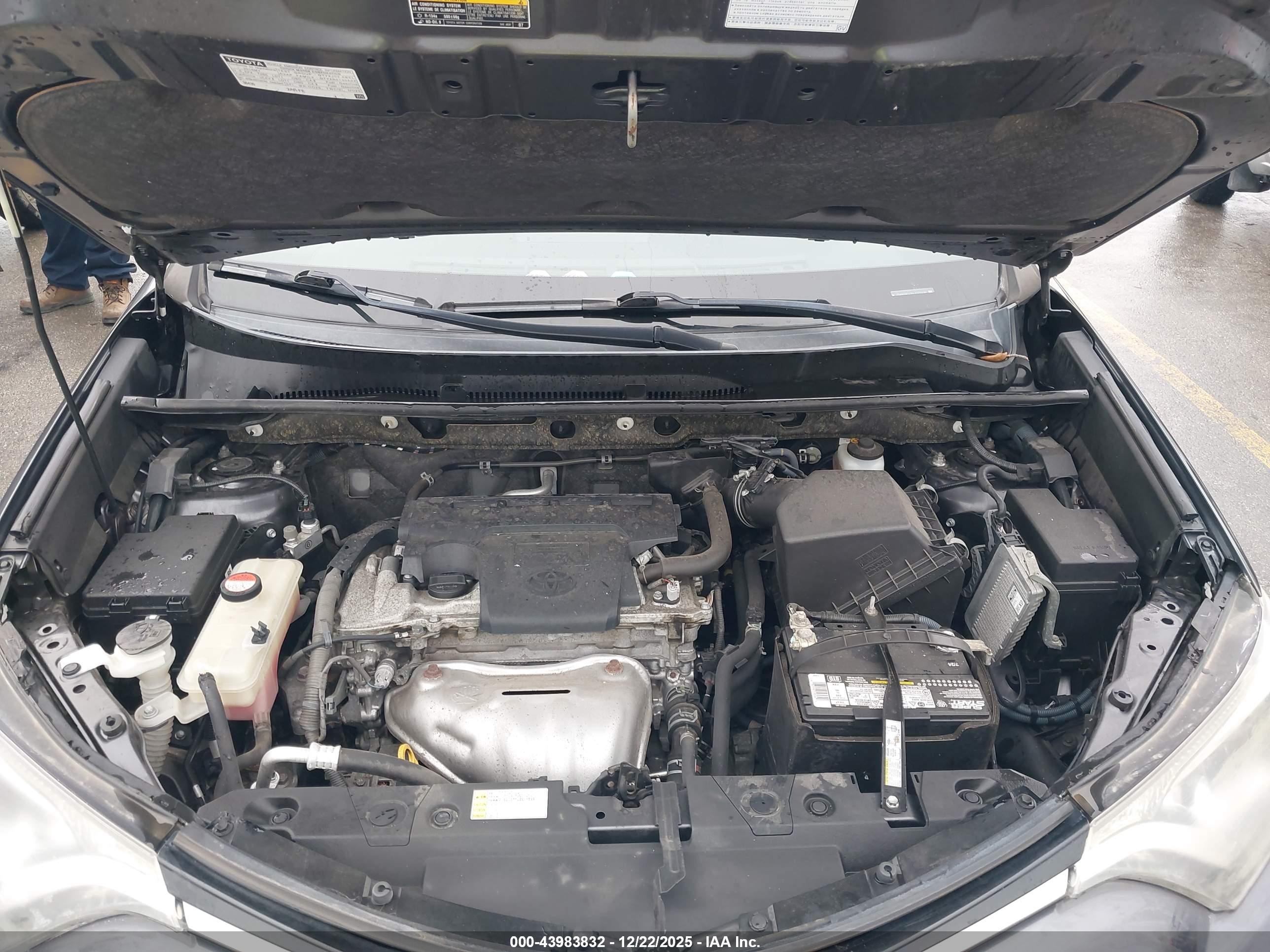 TOYOTA RAV4 image 10
