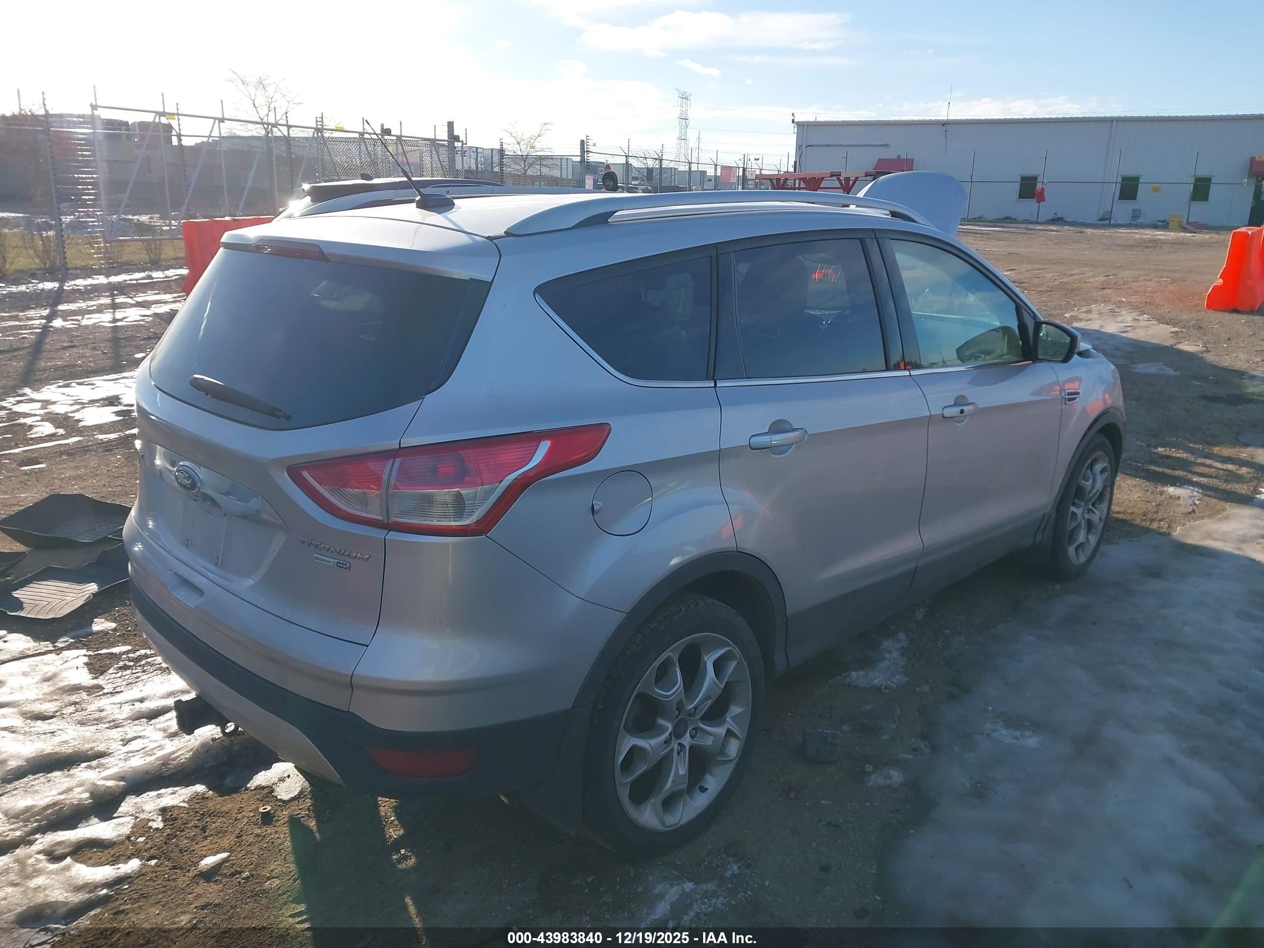 FORD ESCAPE image 4