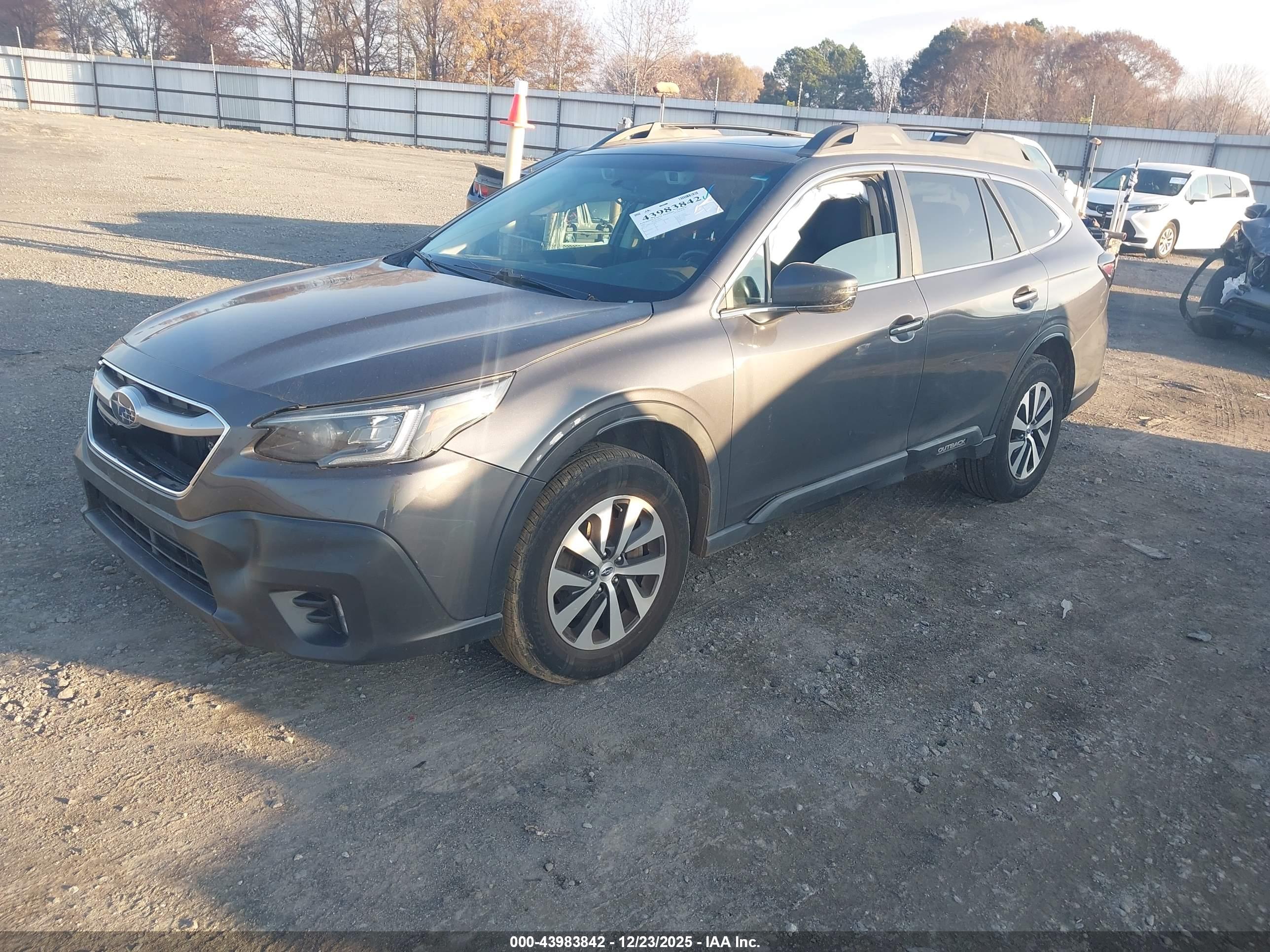 SUBARU OUTBACK image 2