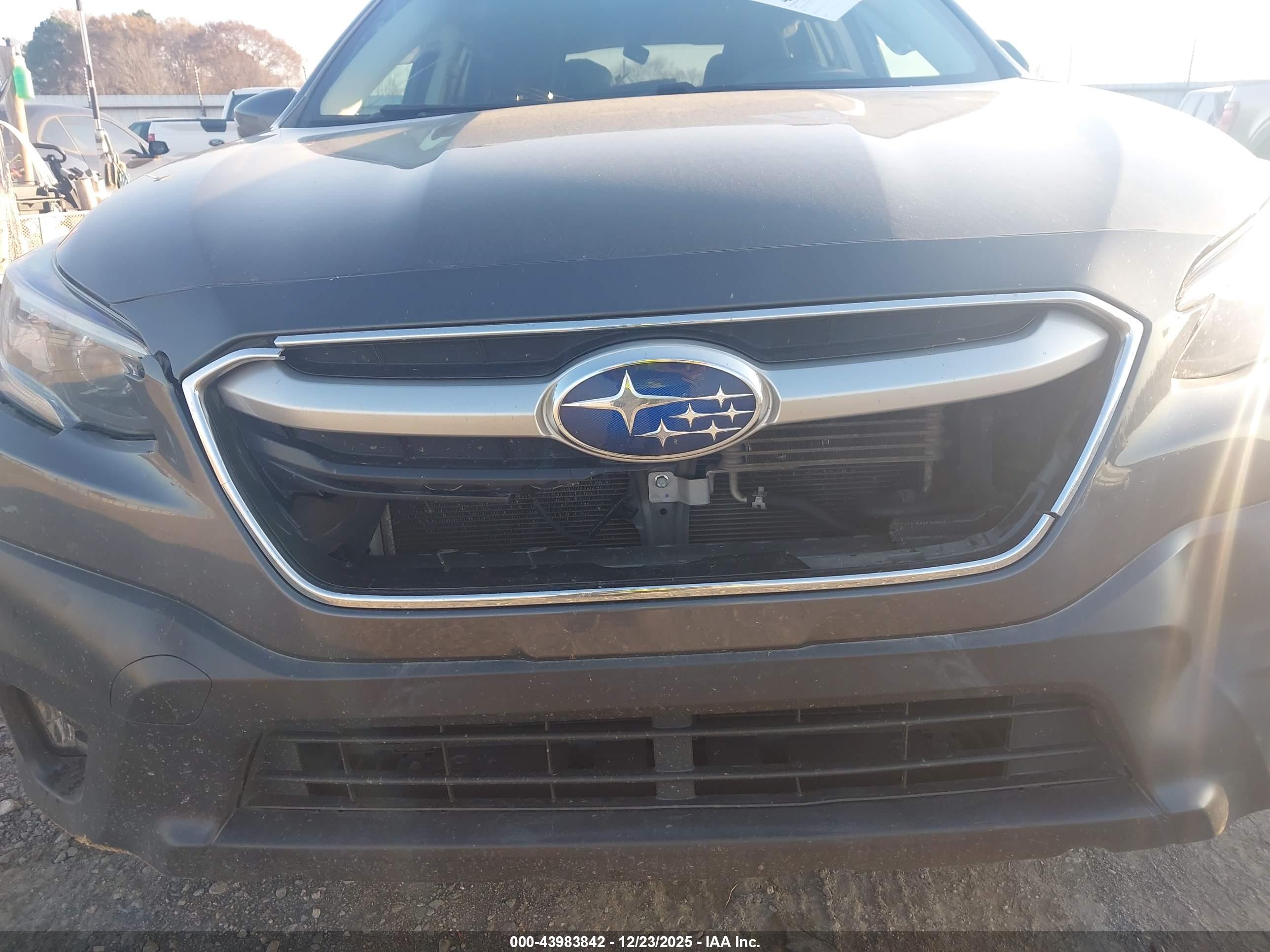 SUBARU OUTBACK image 6