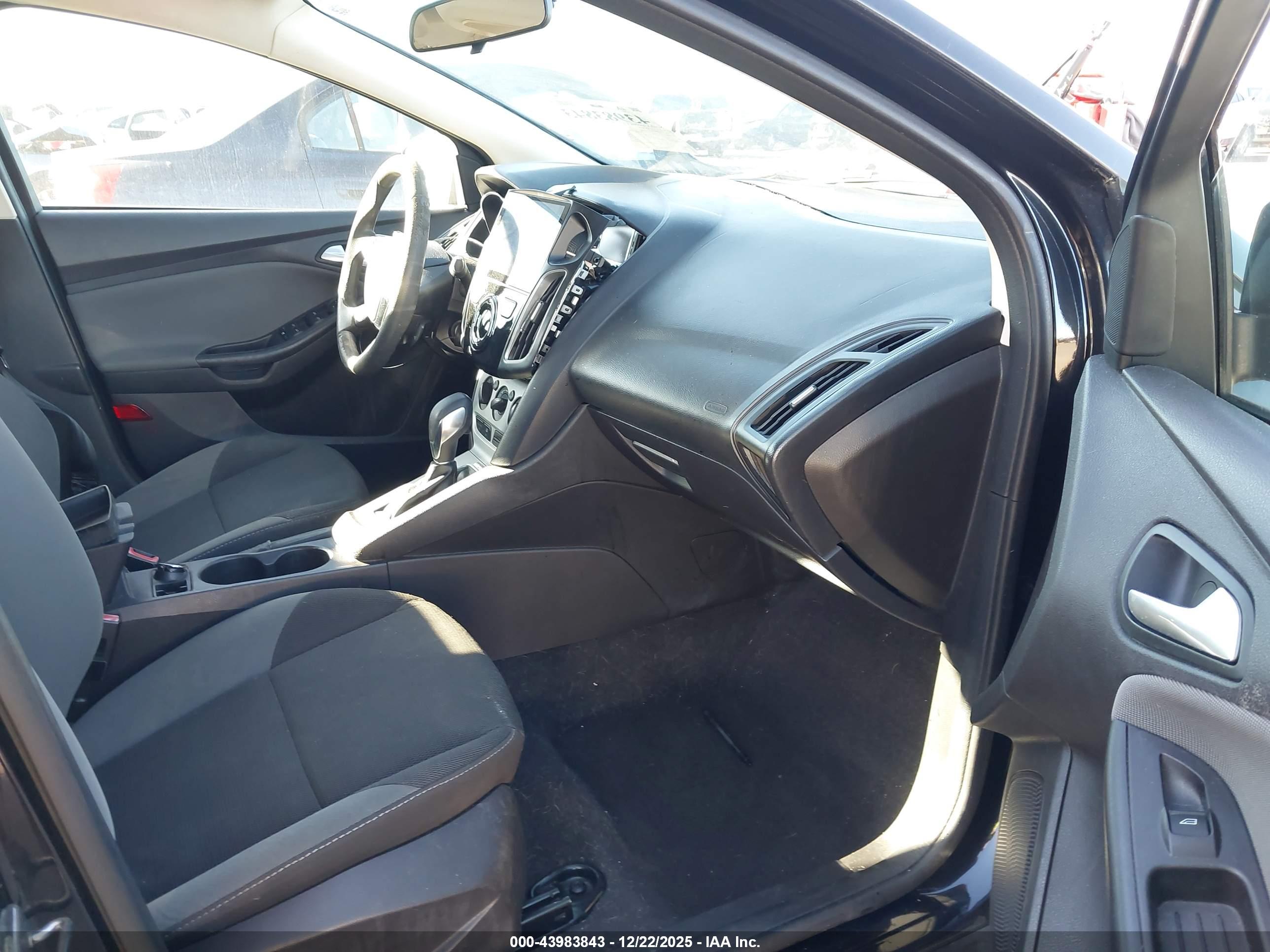 FORD FOCUS image 5