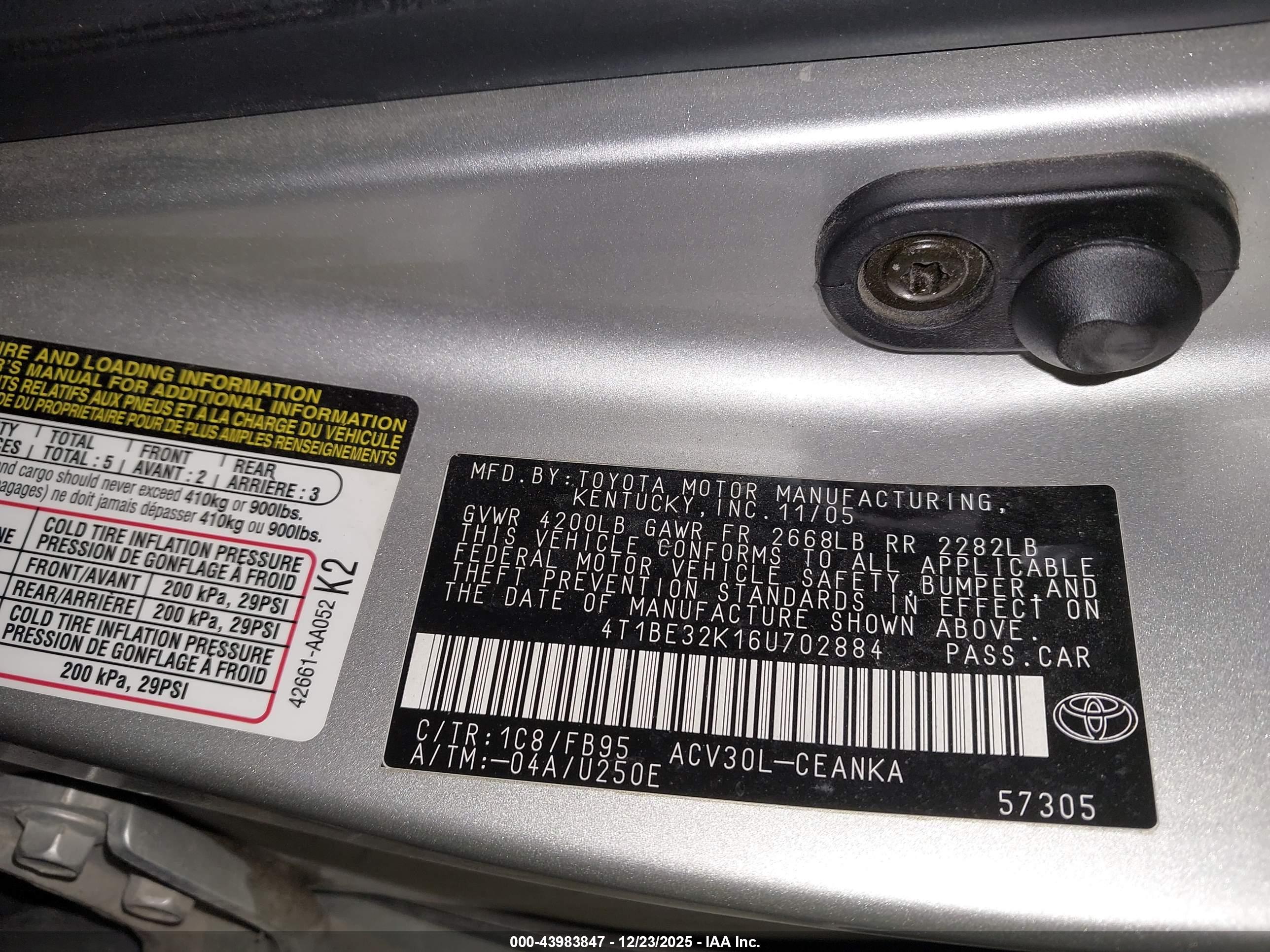TOYOTA CAMRY image 9