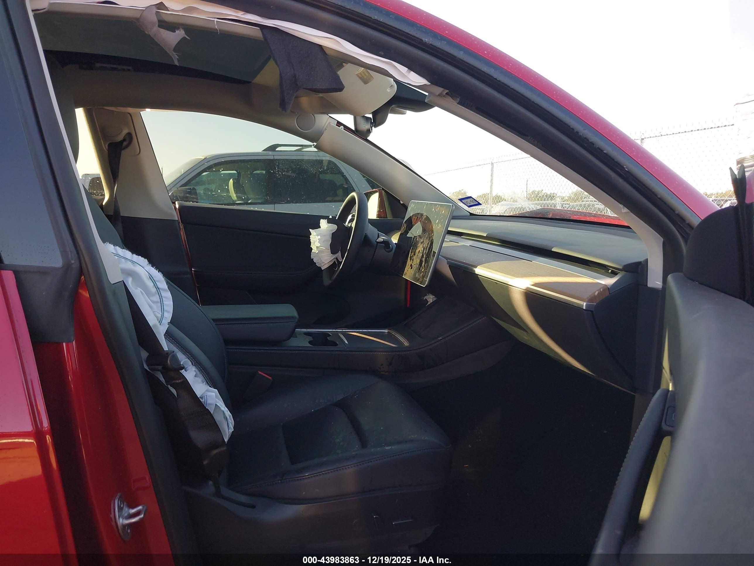 TESLA MODEL image 5