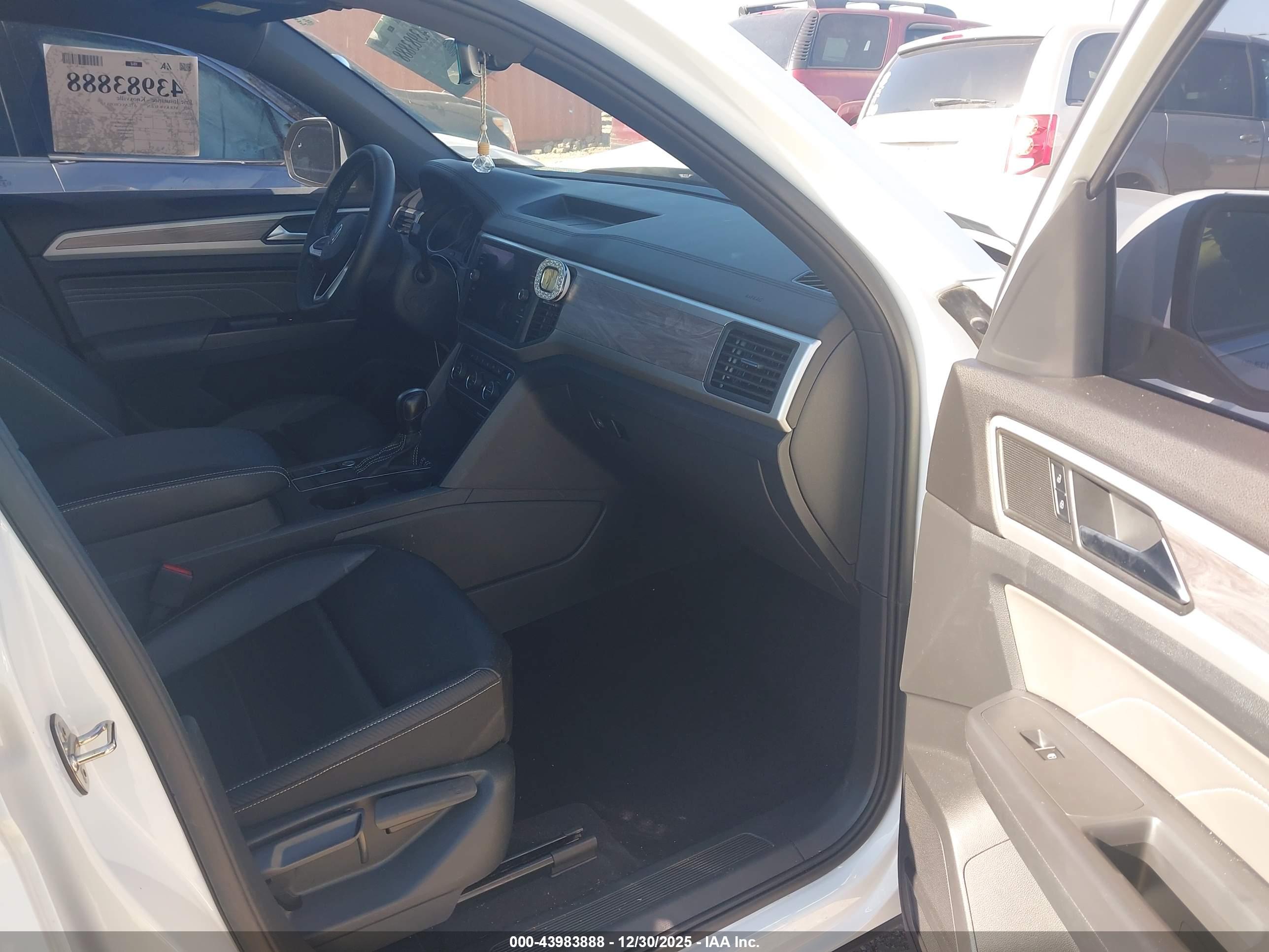 VOLKSWAGEN ATLAS image 5