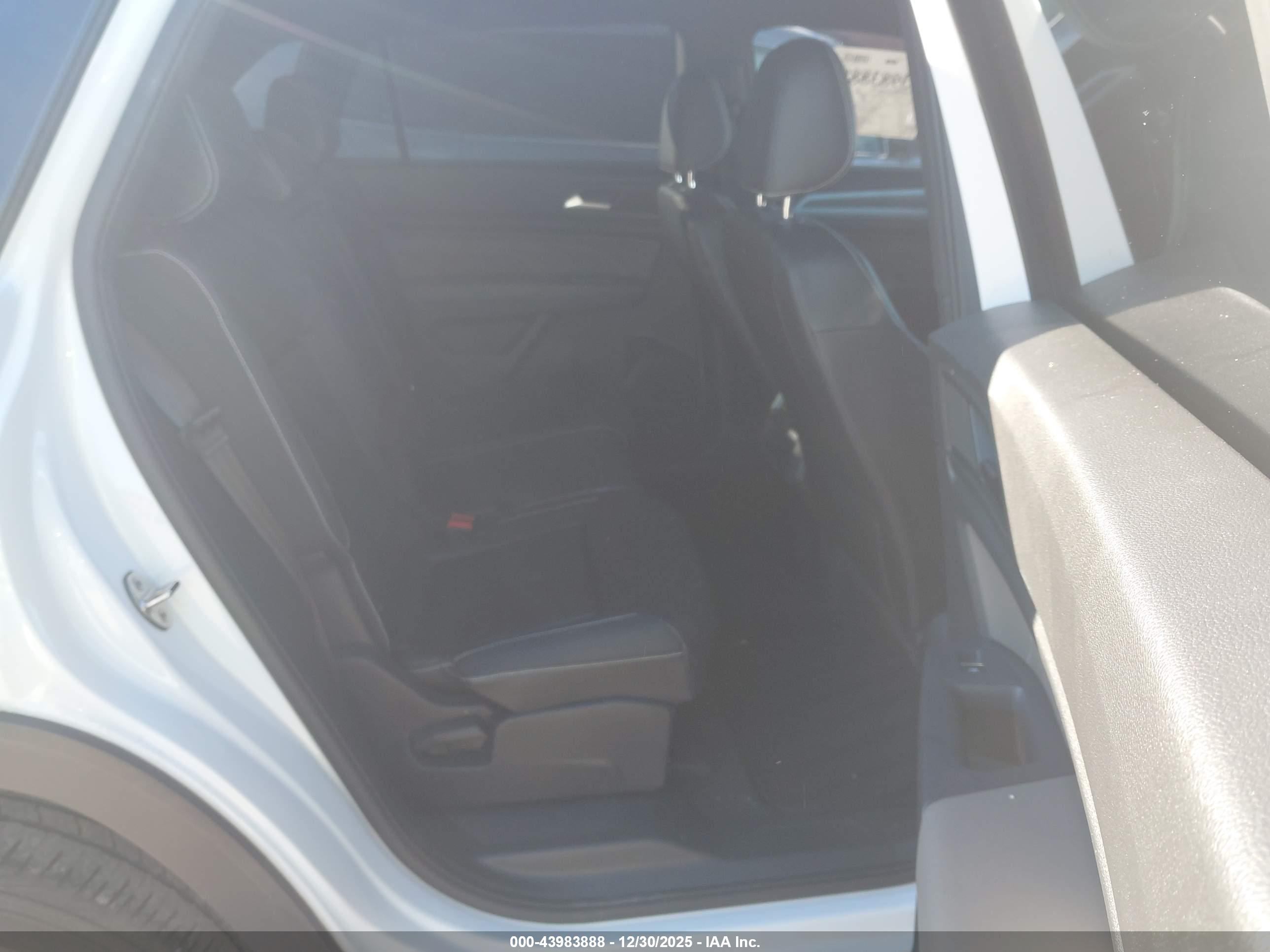 VOLKSWAGEN ATLAS image 8