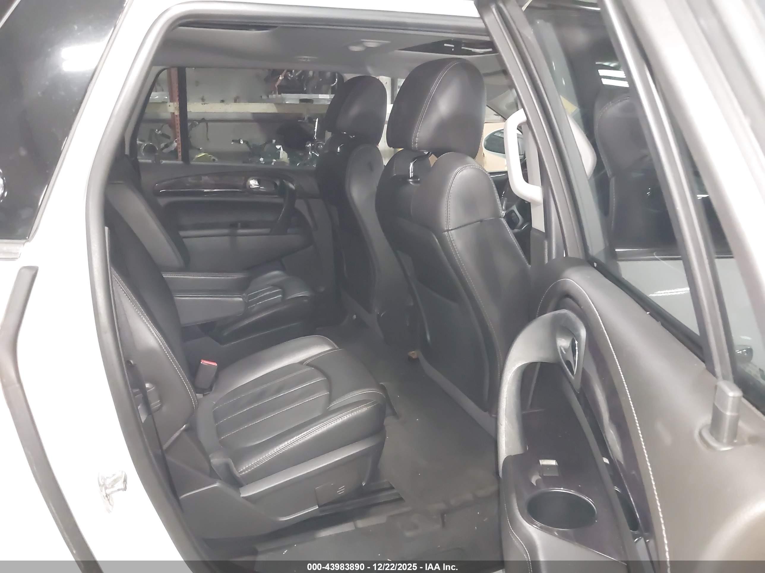 BUICK ENCLAVE image 8