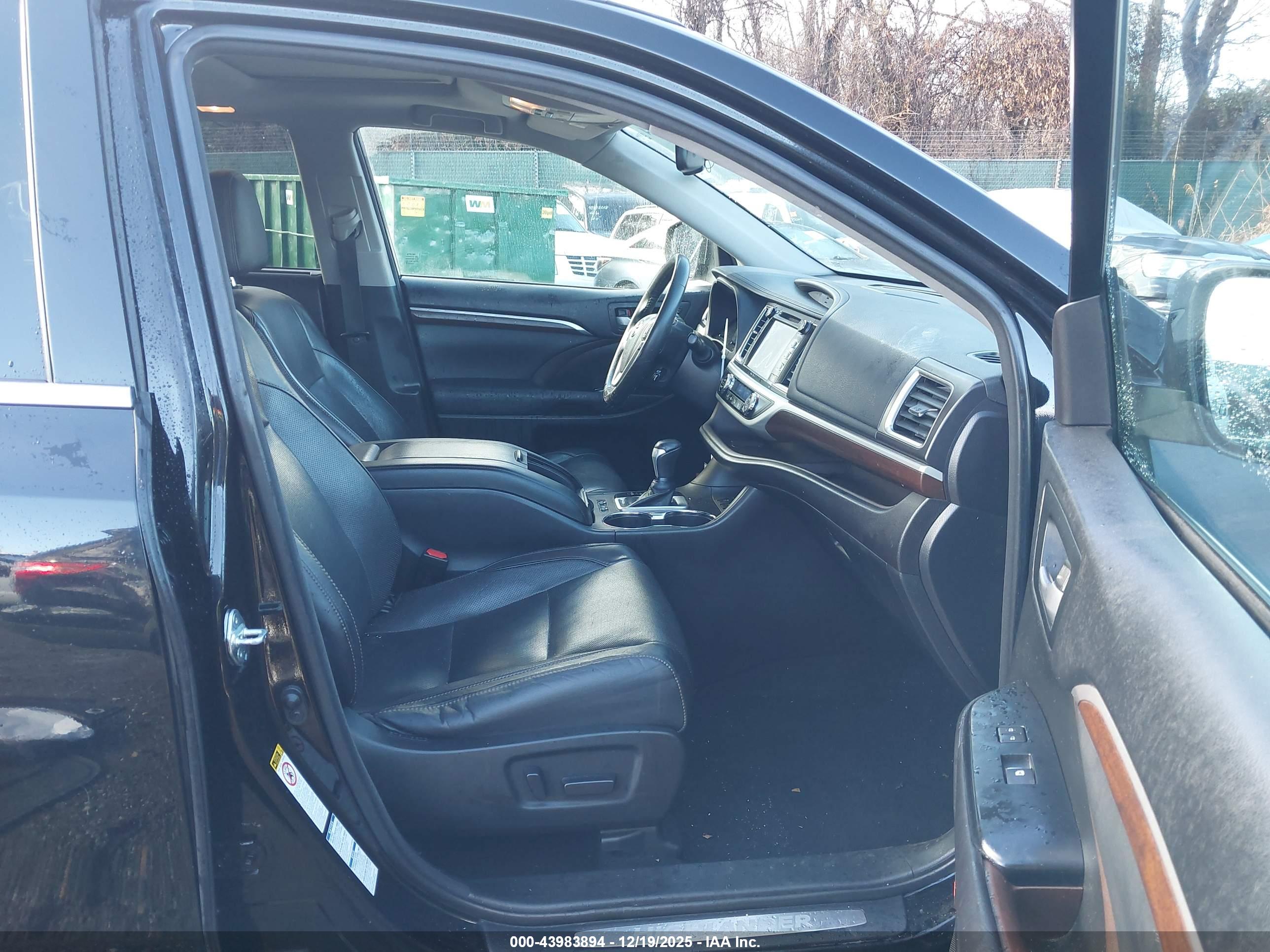 TOYOTA HIGHLANDER image 5