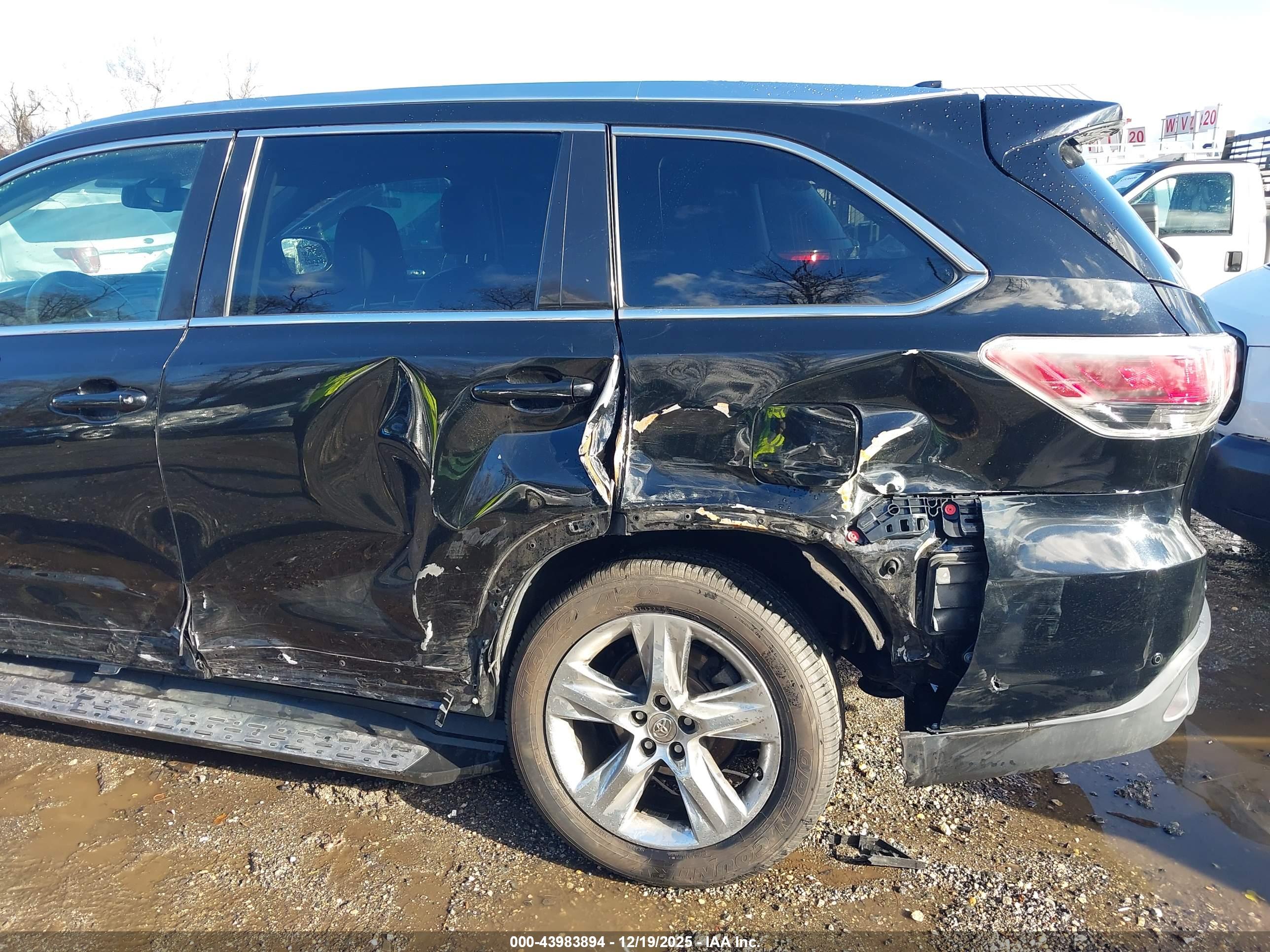 TOYOTA HIGHLANDER image 6