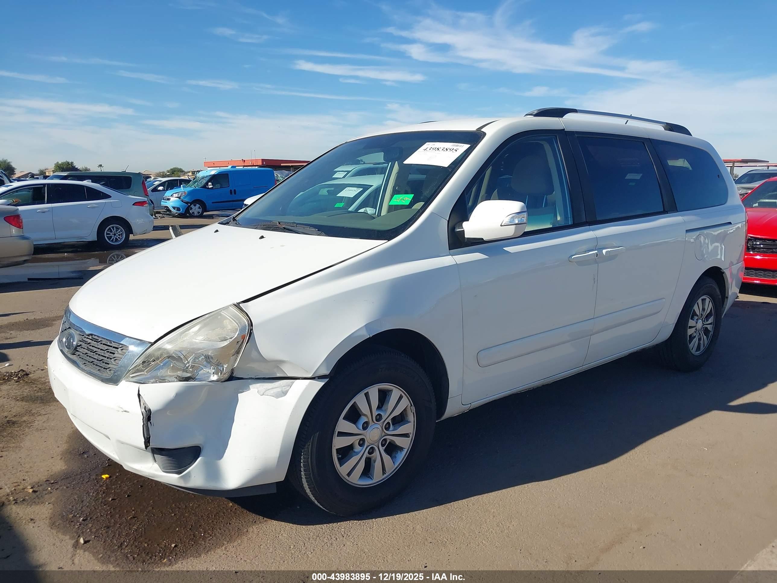KIA SEDONA image 6