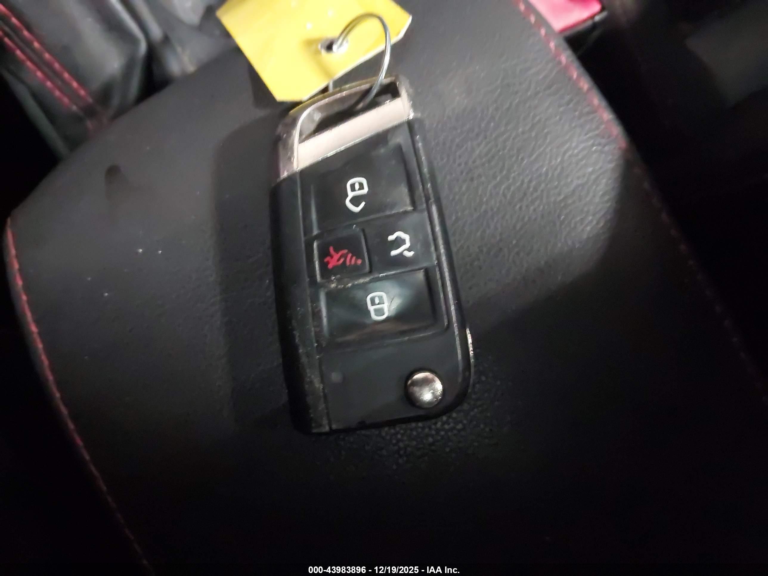 VOLKSWAGEN GOLF image 11