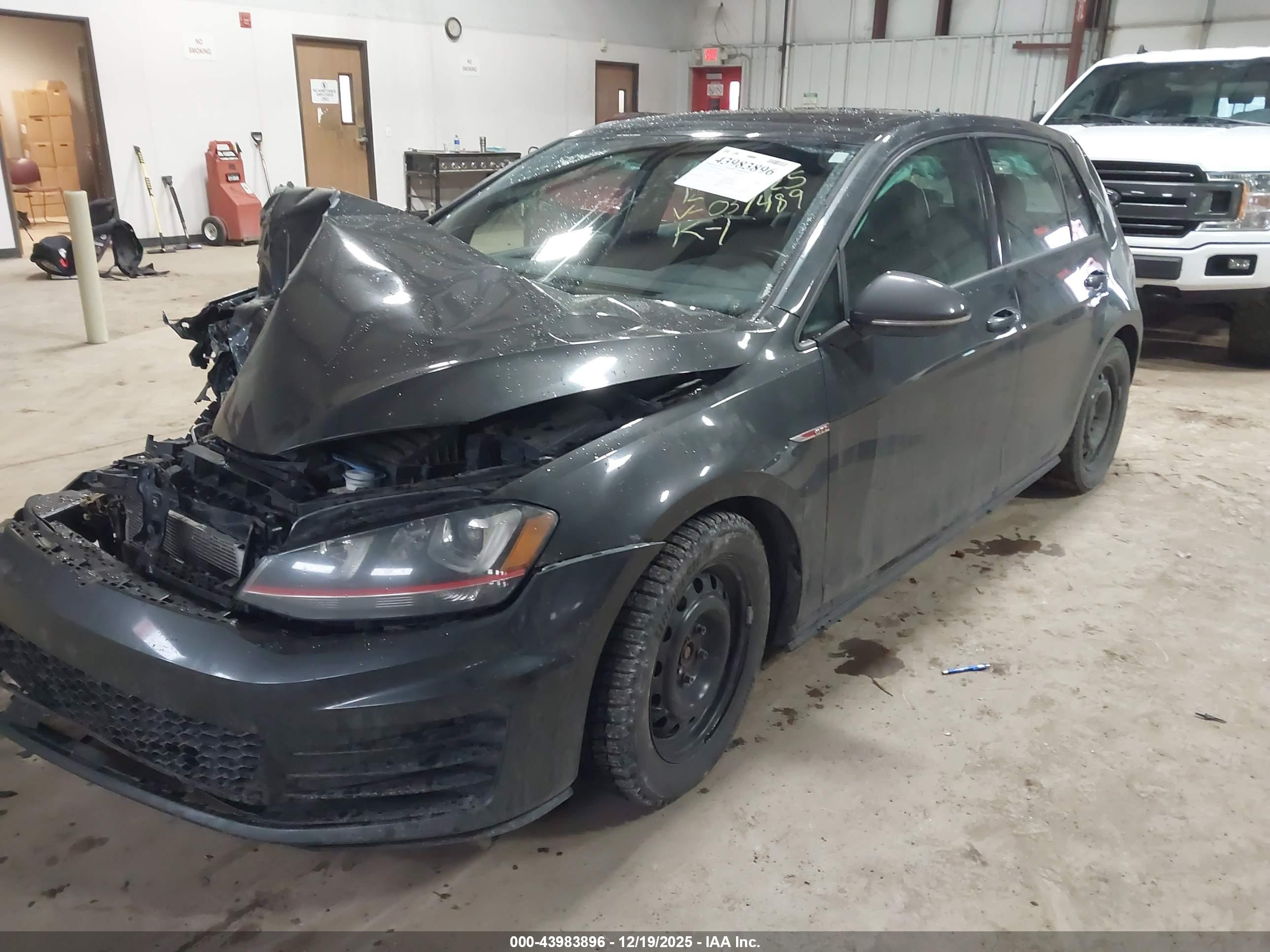 VOLKSWAGEN GOLF image 2