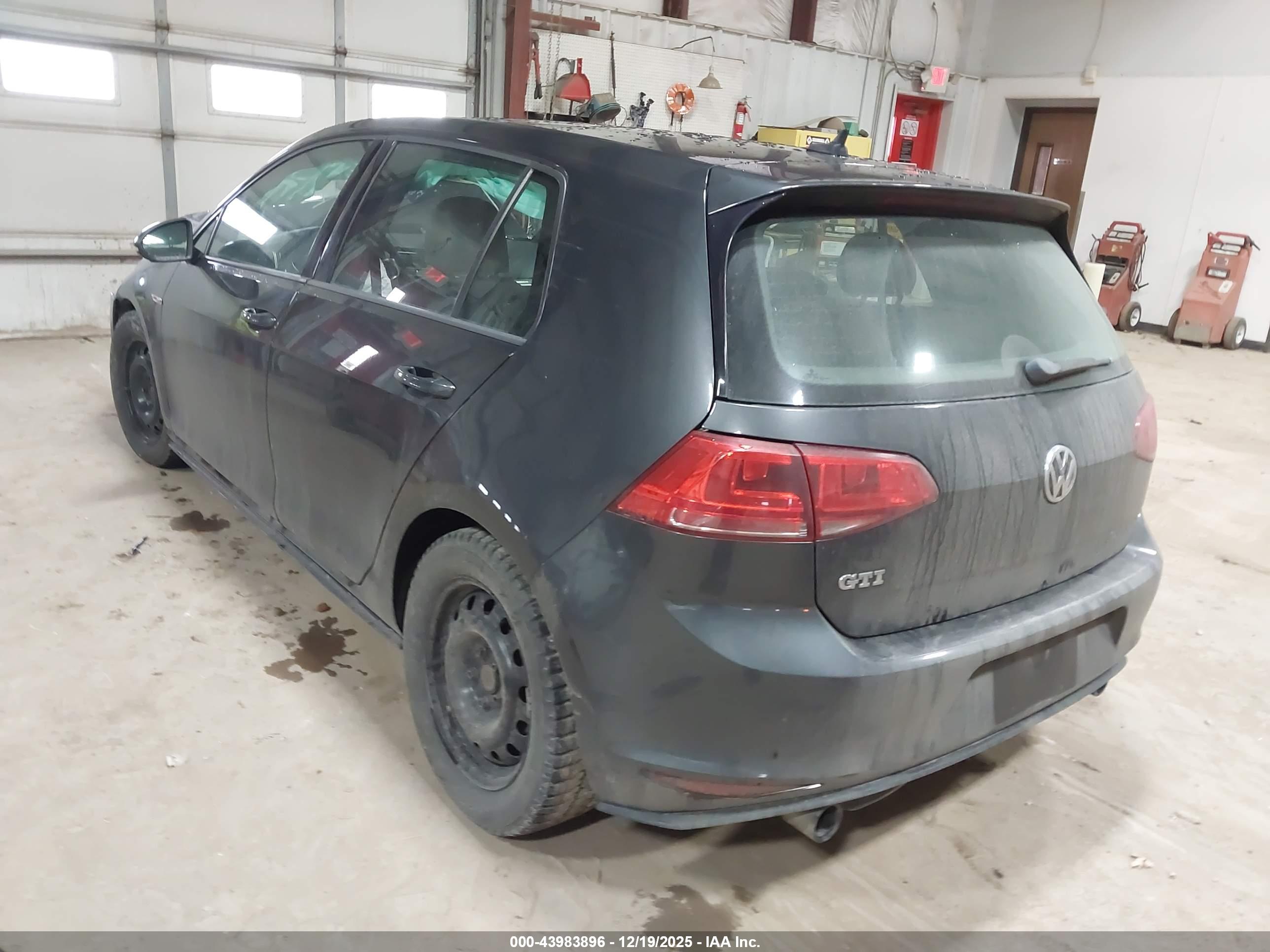 VOLKSWAGEN GOLF image 3