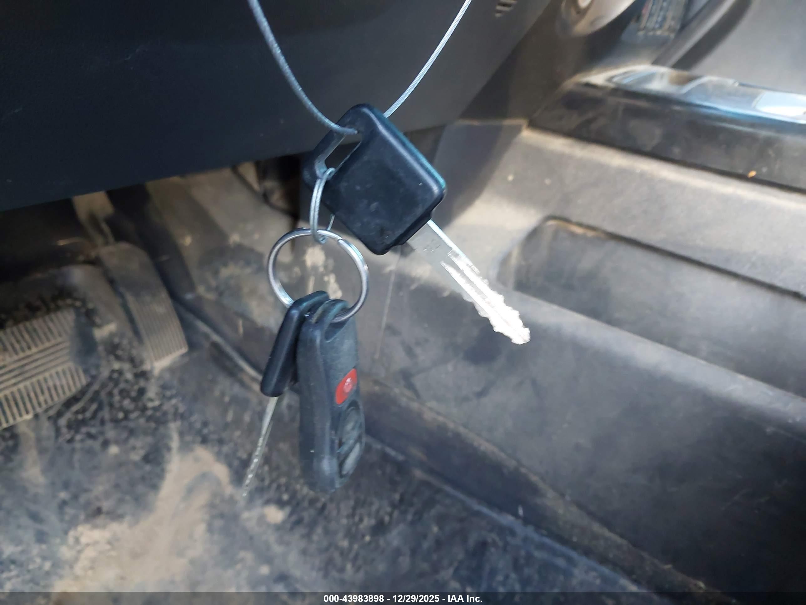 NISSAN TITAN image 11