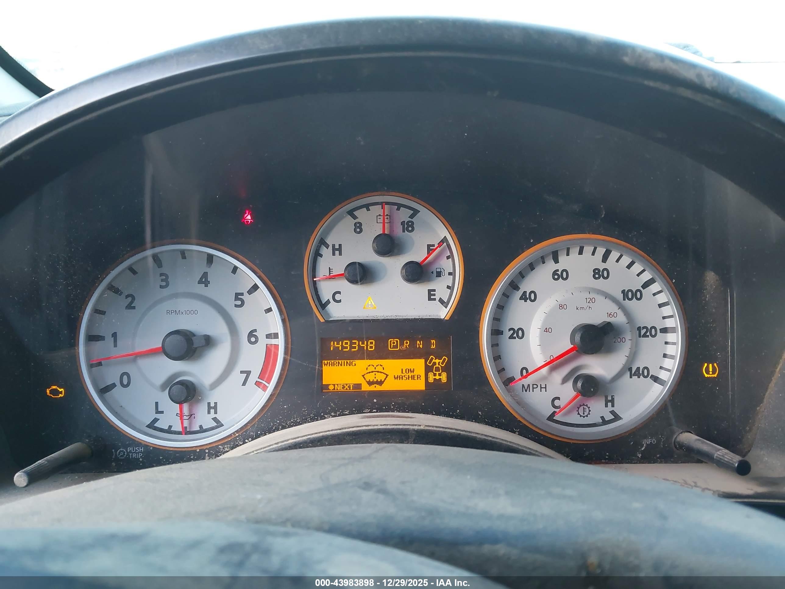 NISSAN TITAN image 7