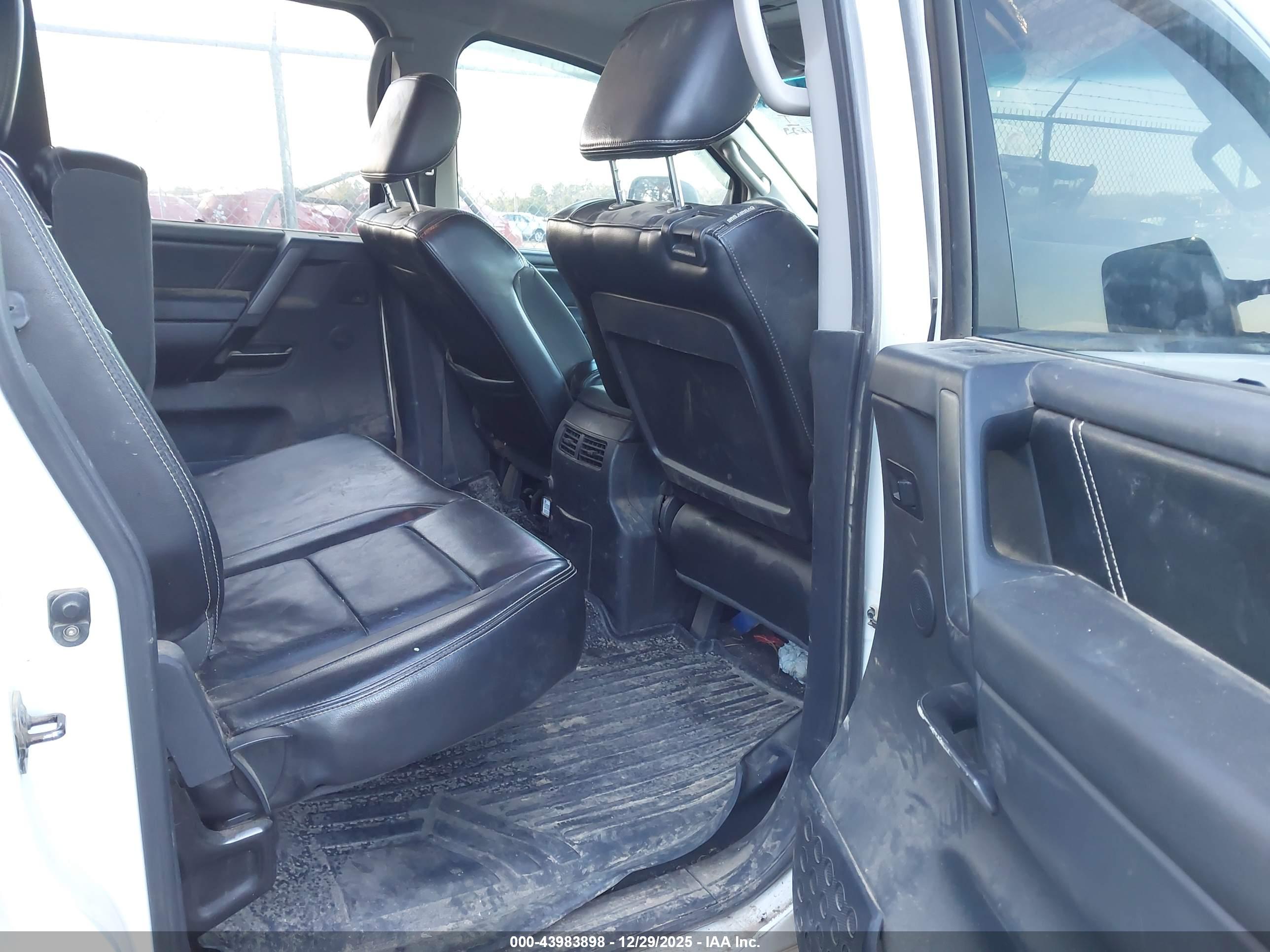 NISSAN TITAN image 8