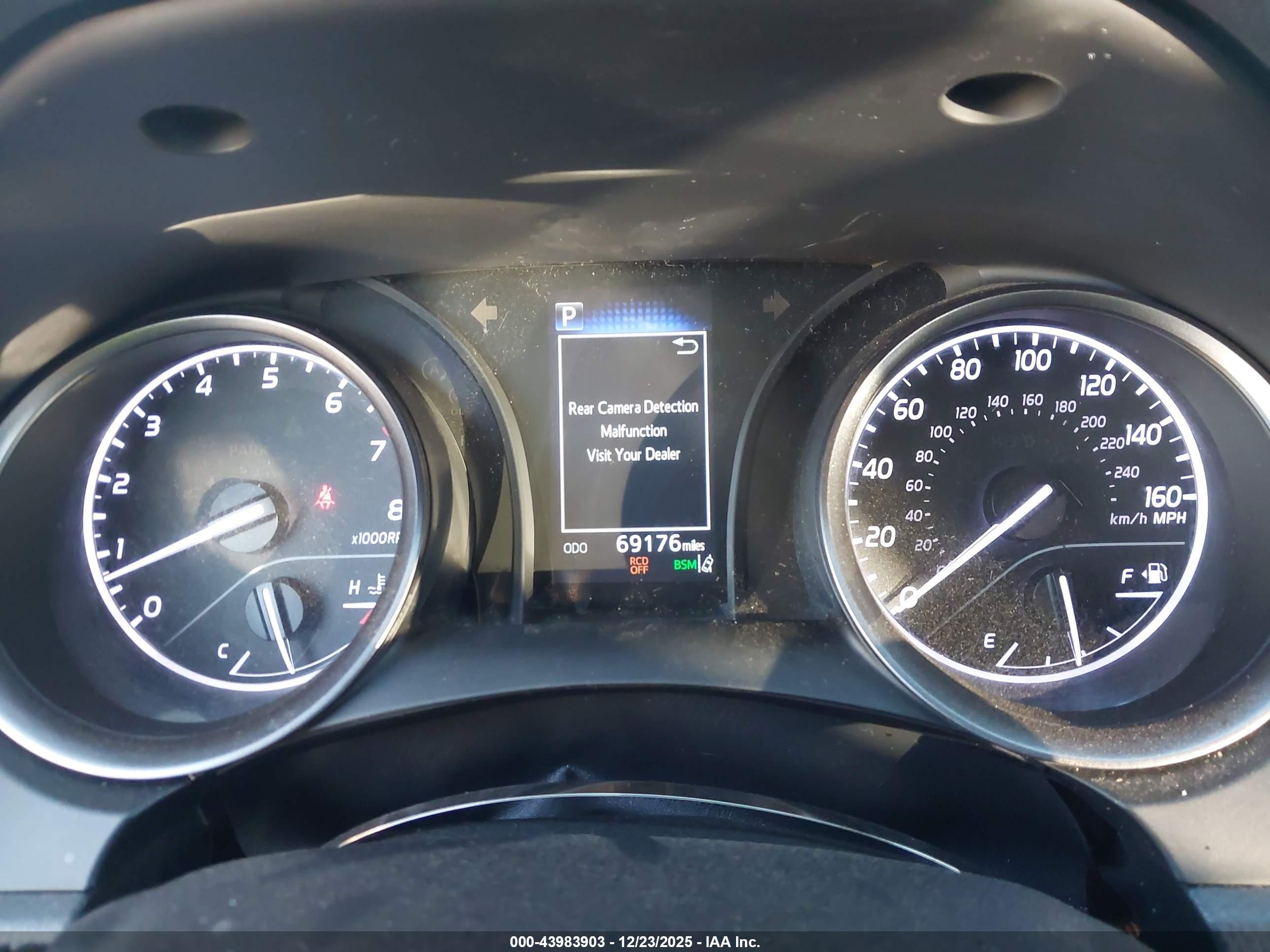TOYOTA CAMRY image 7