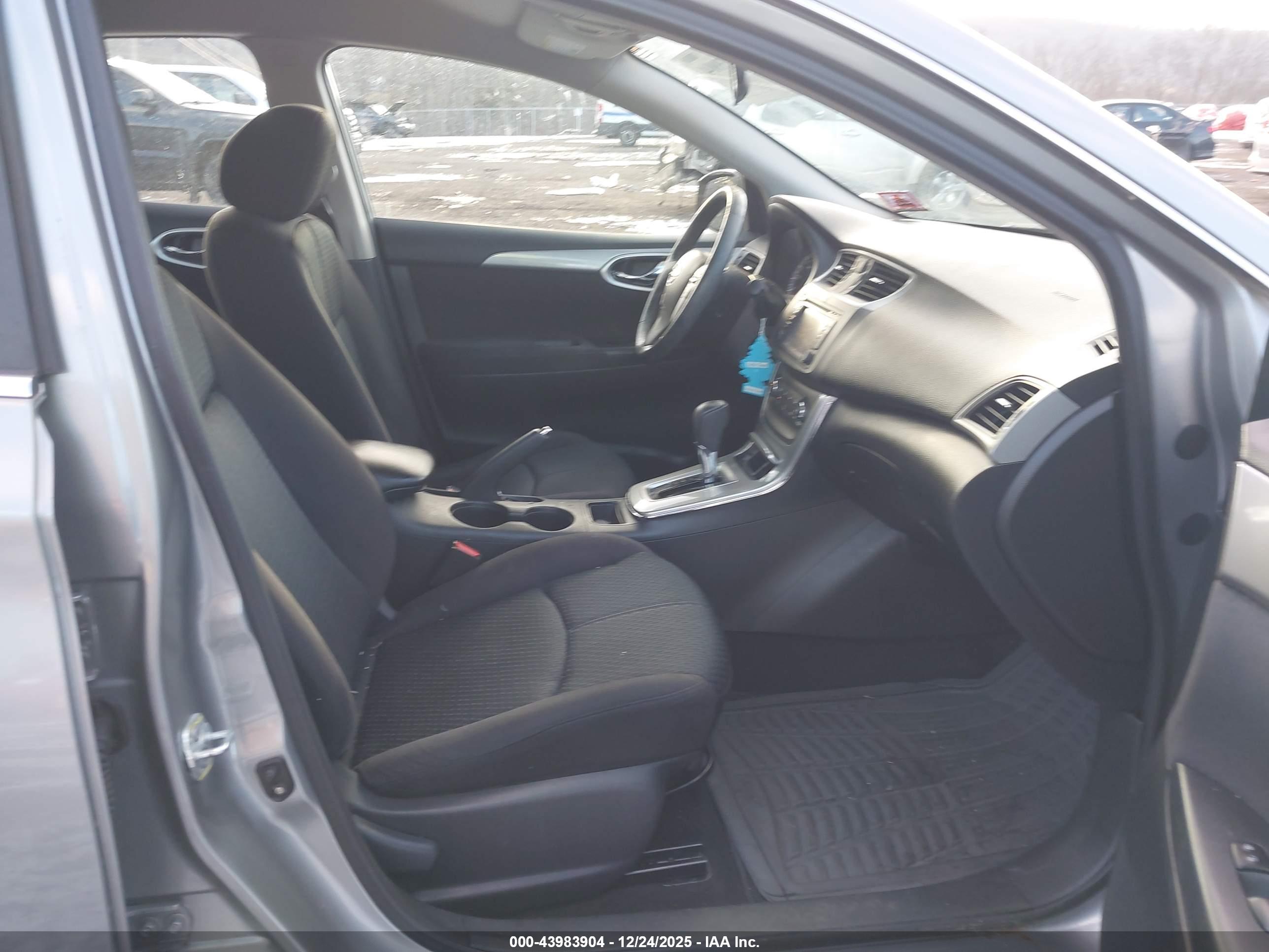 NISSAN SENTRA image 5