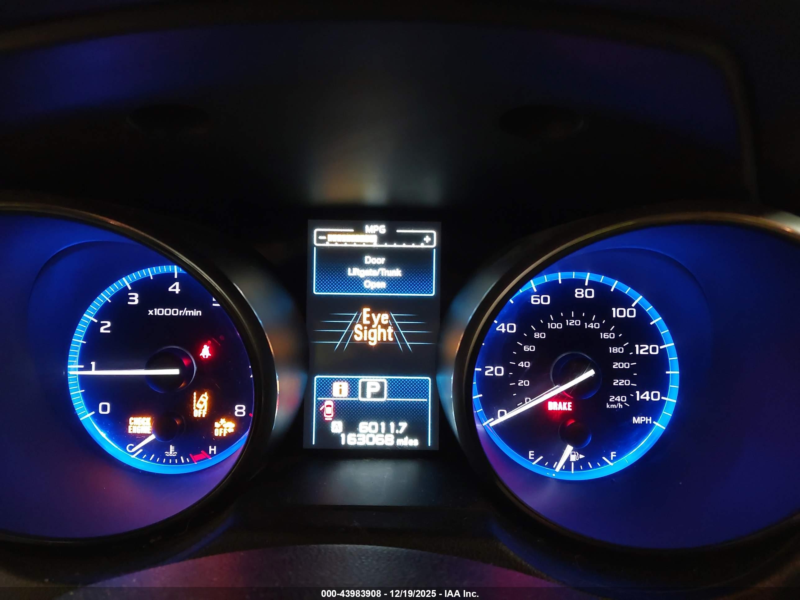 SUBARU OUTBACK image 7