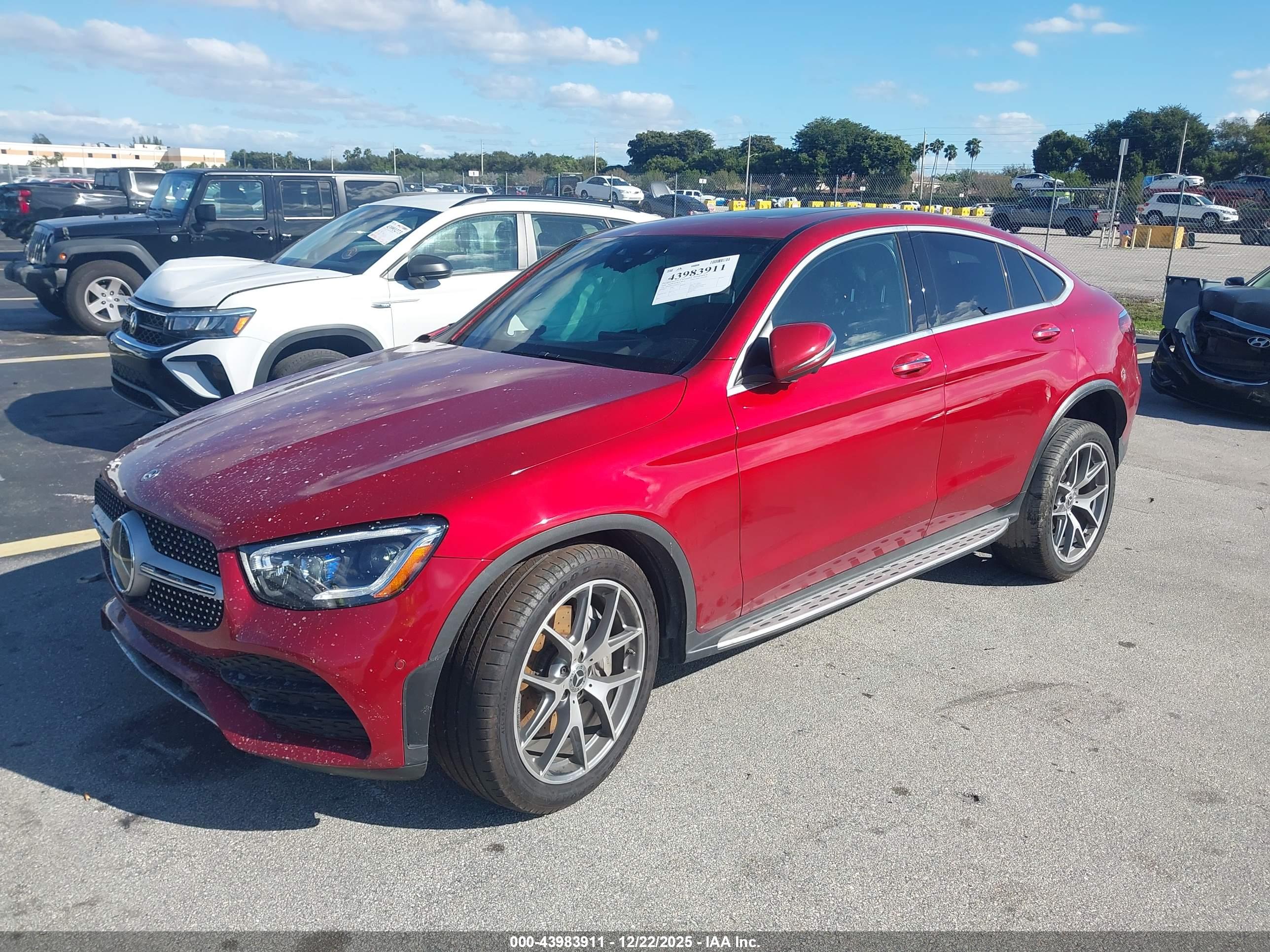 MERCEDES-BENZ GLC image 2