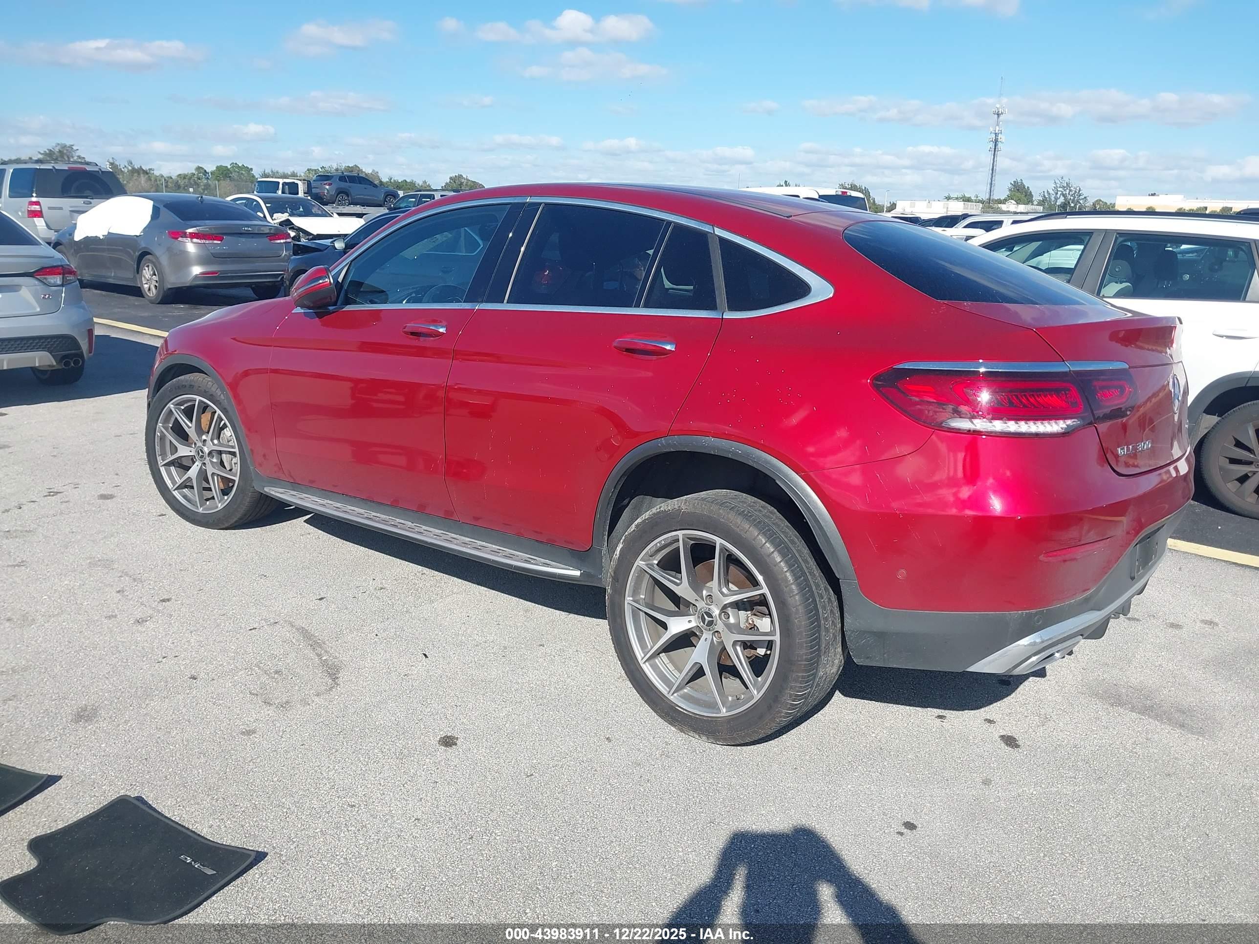 MERCEDES-BENZ GLC image 3