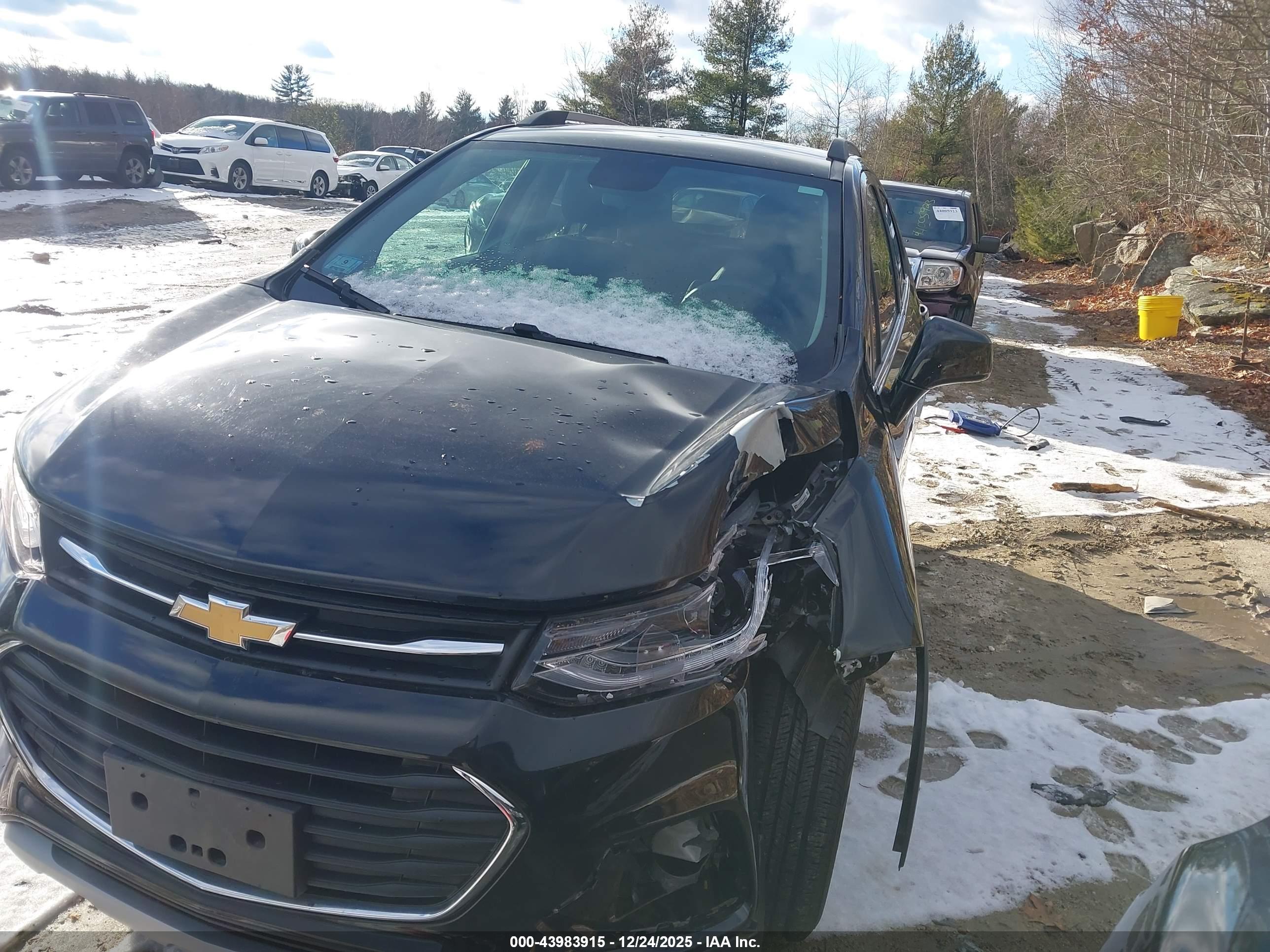 CHEVROLET TRAX image 2