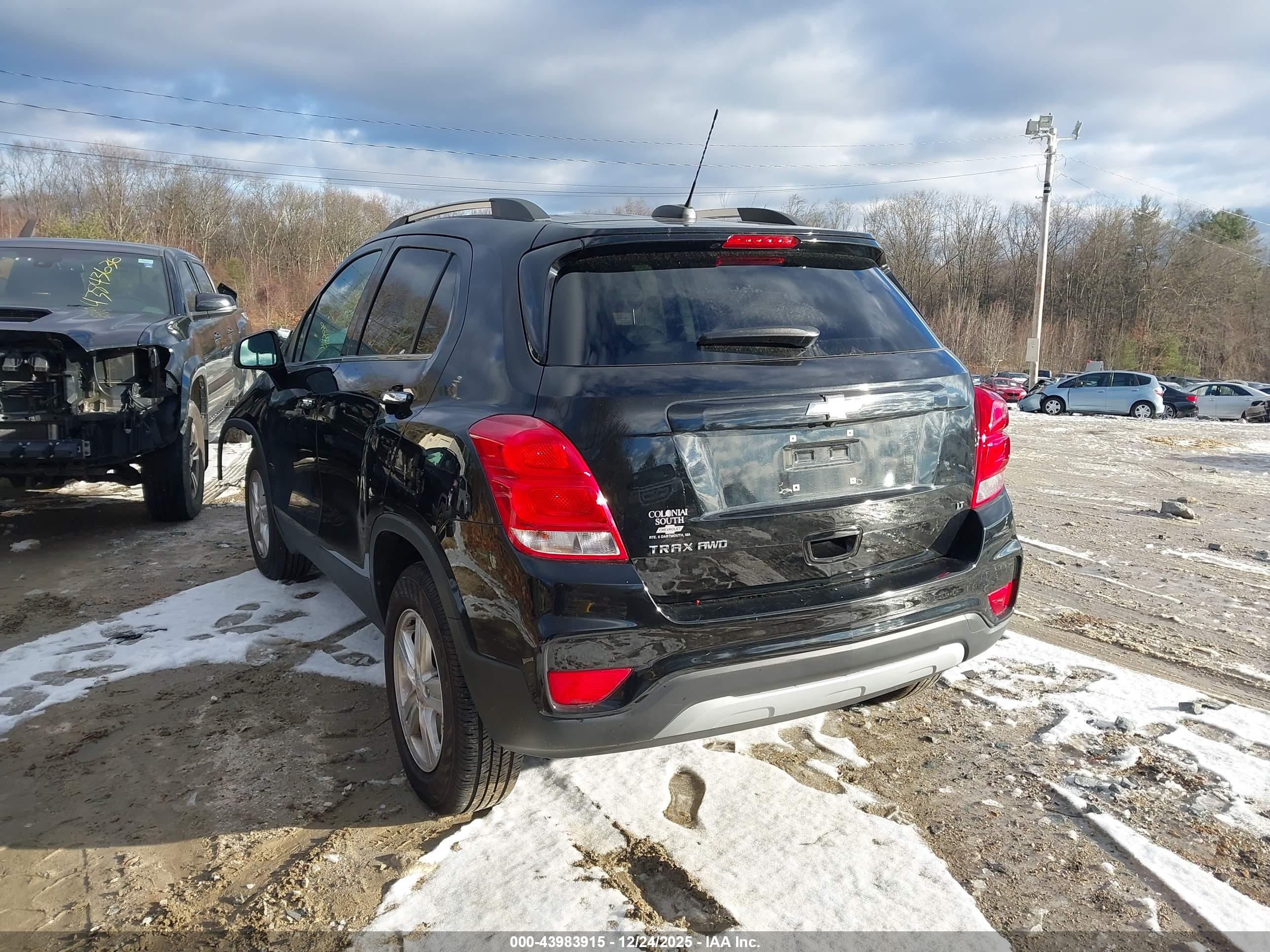 CHEVROLET TRAX image 3