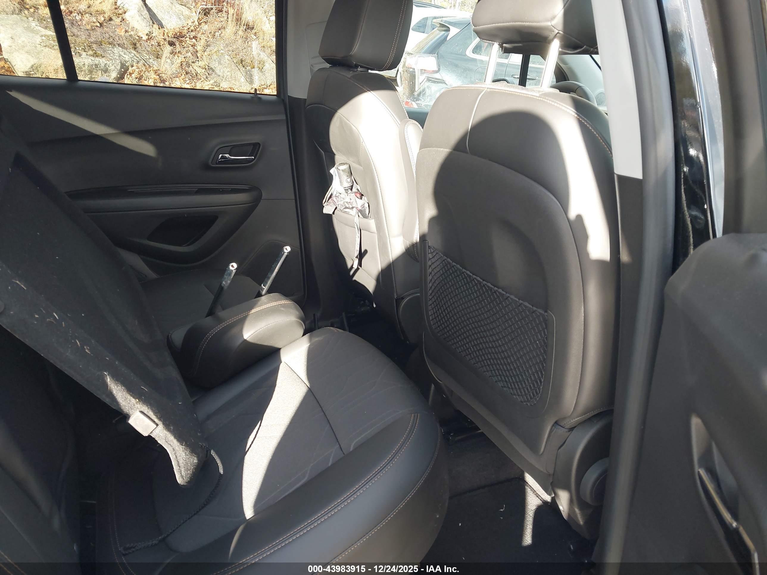 CHEVROLET TRAX image 8