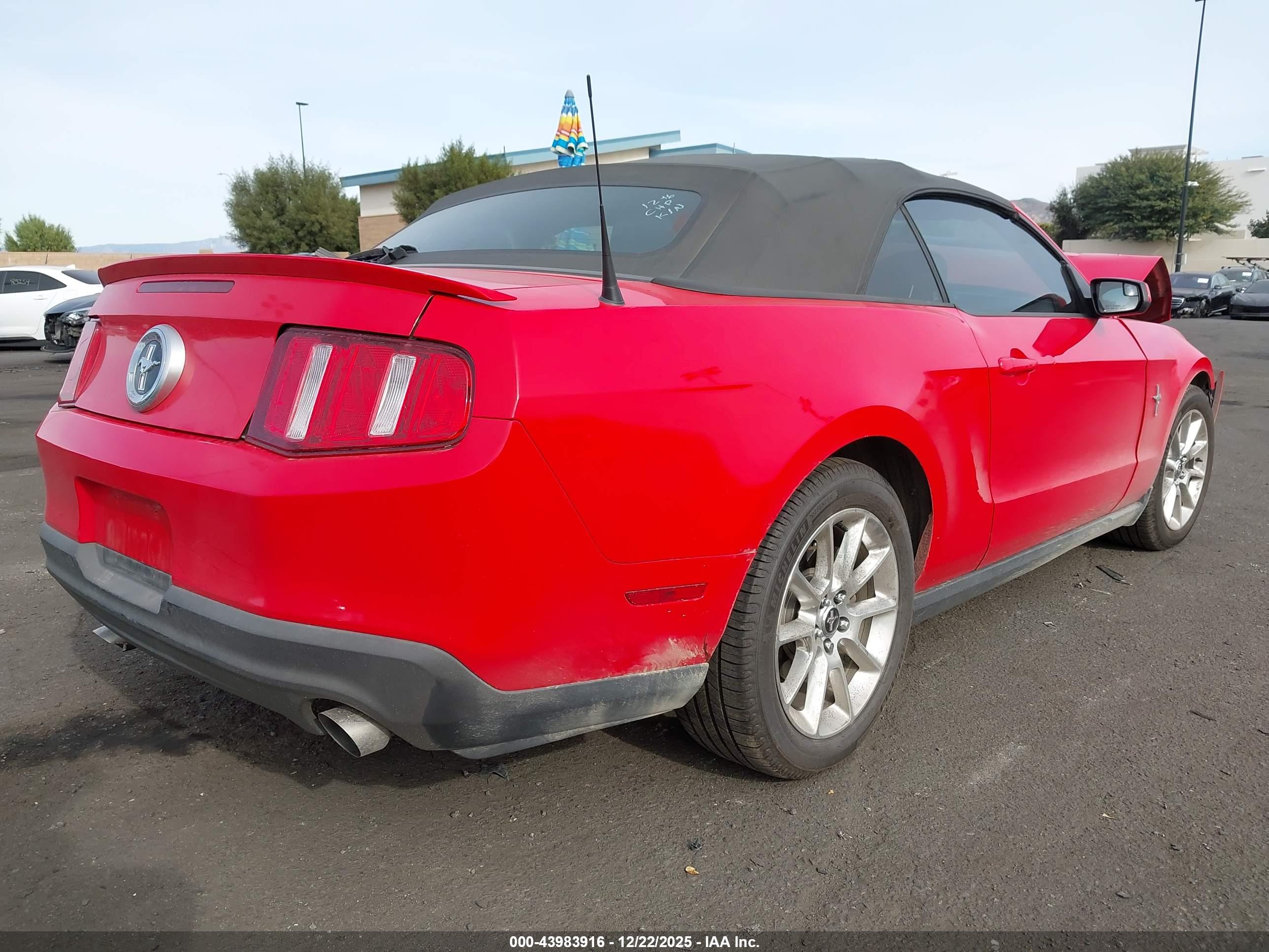 FORD MUSTANG image 4