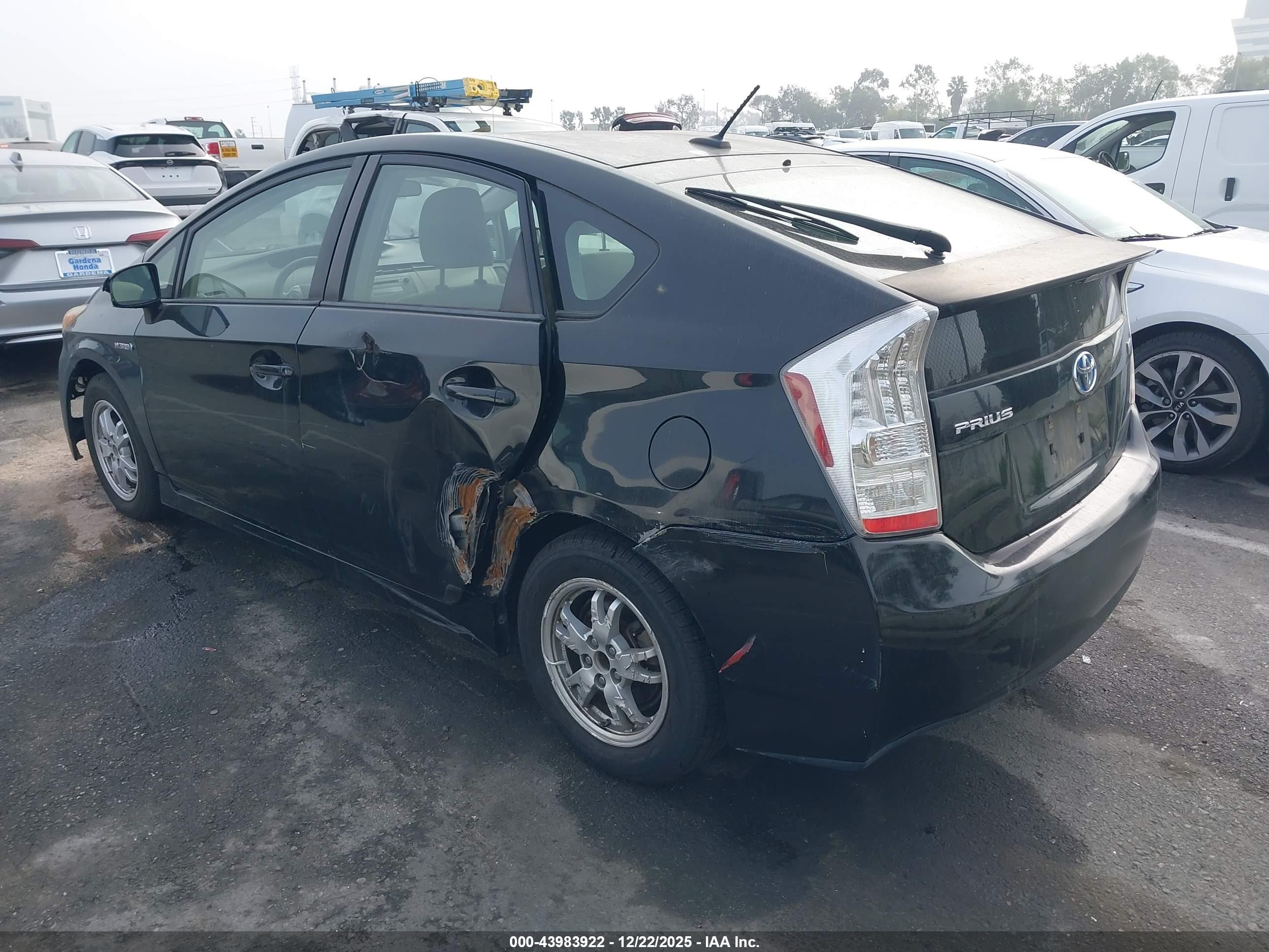 TOYOTA PRIUS image 3