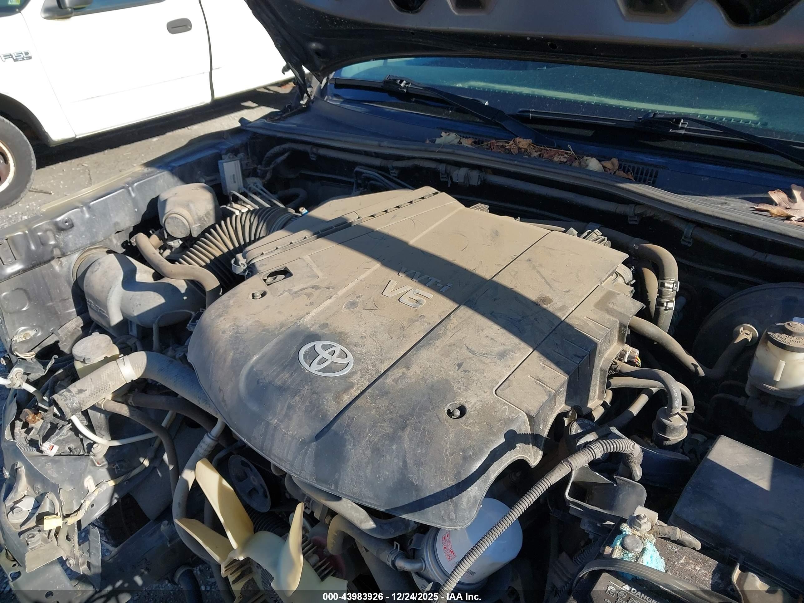 TOYOTA TACOMA image 10