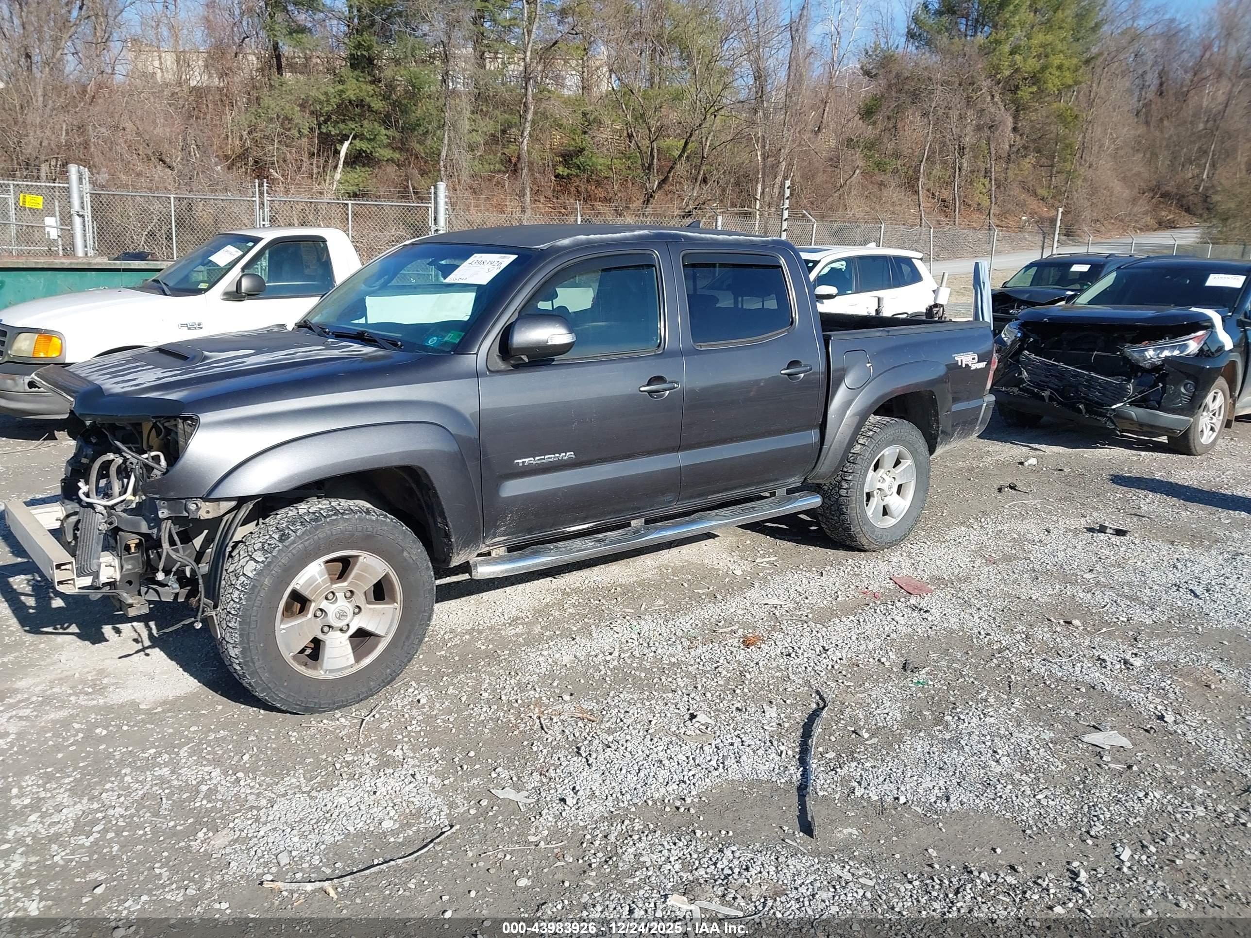 TOYOTA TACOMA image 2