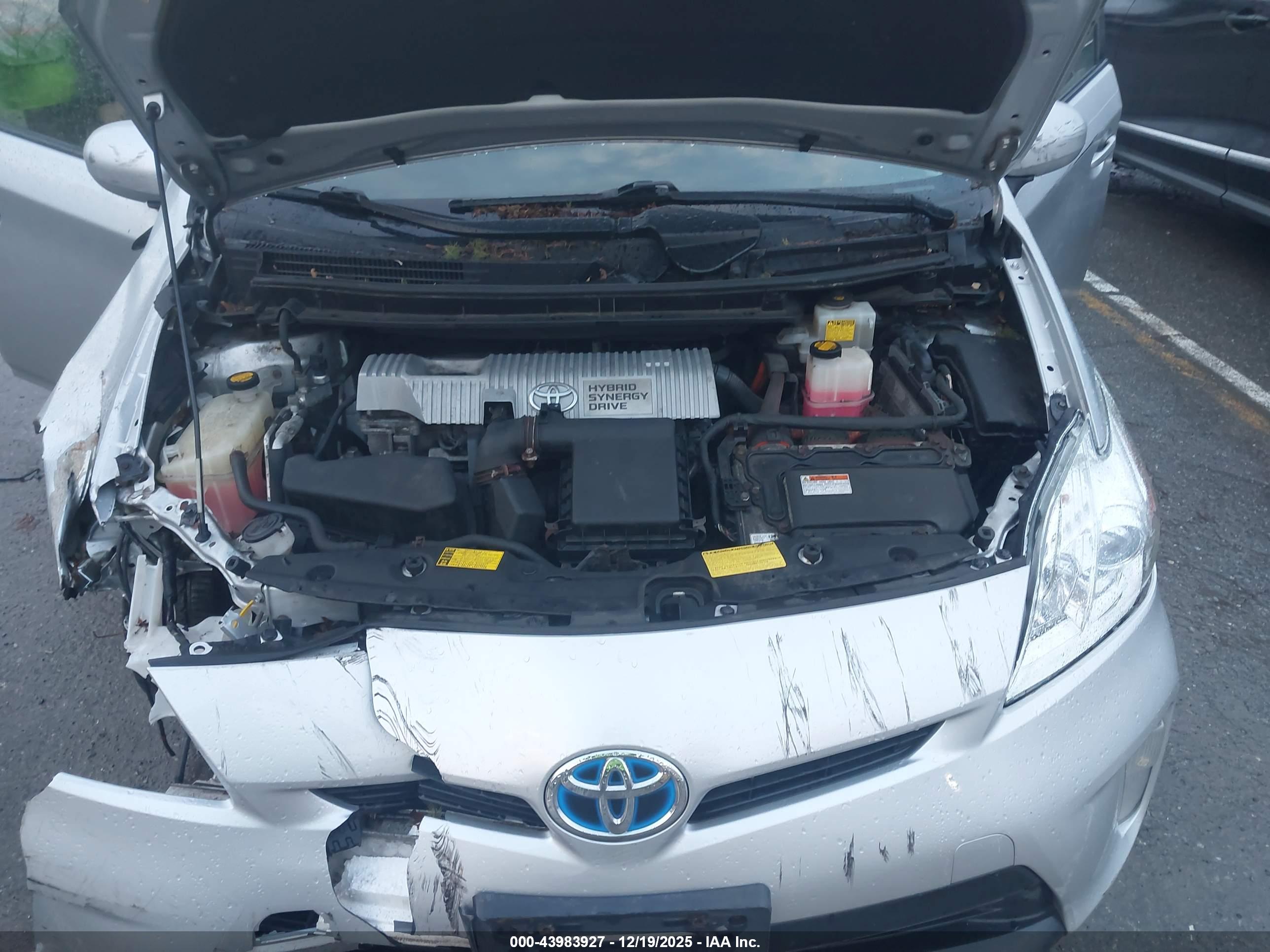 TOYOTA PRIUS image 10