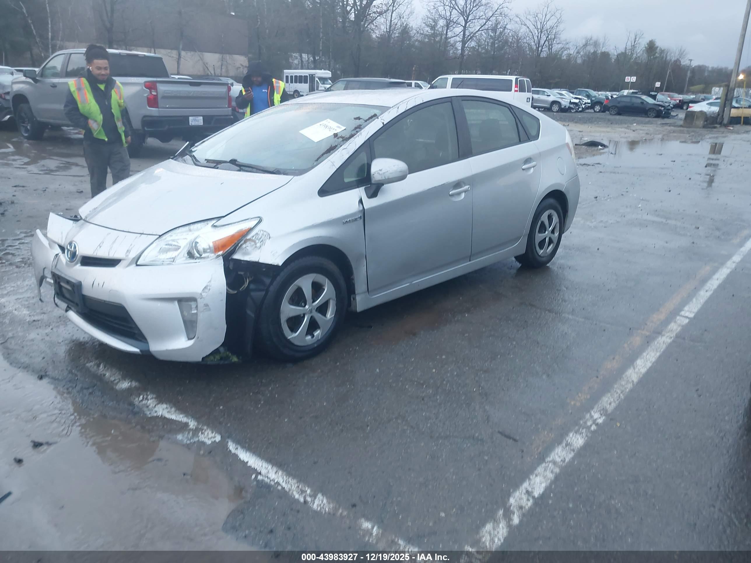 TOYOTA PRIUS image 2