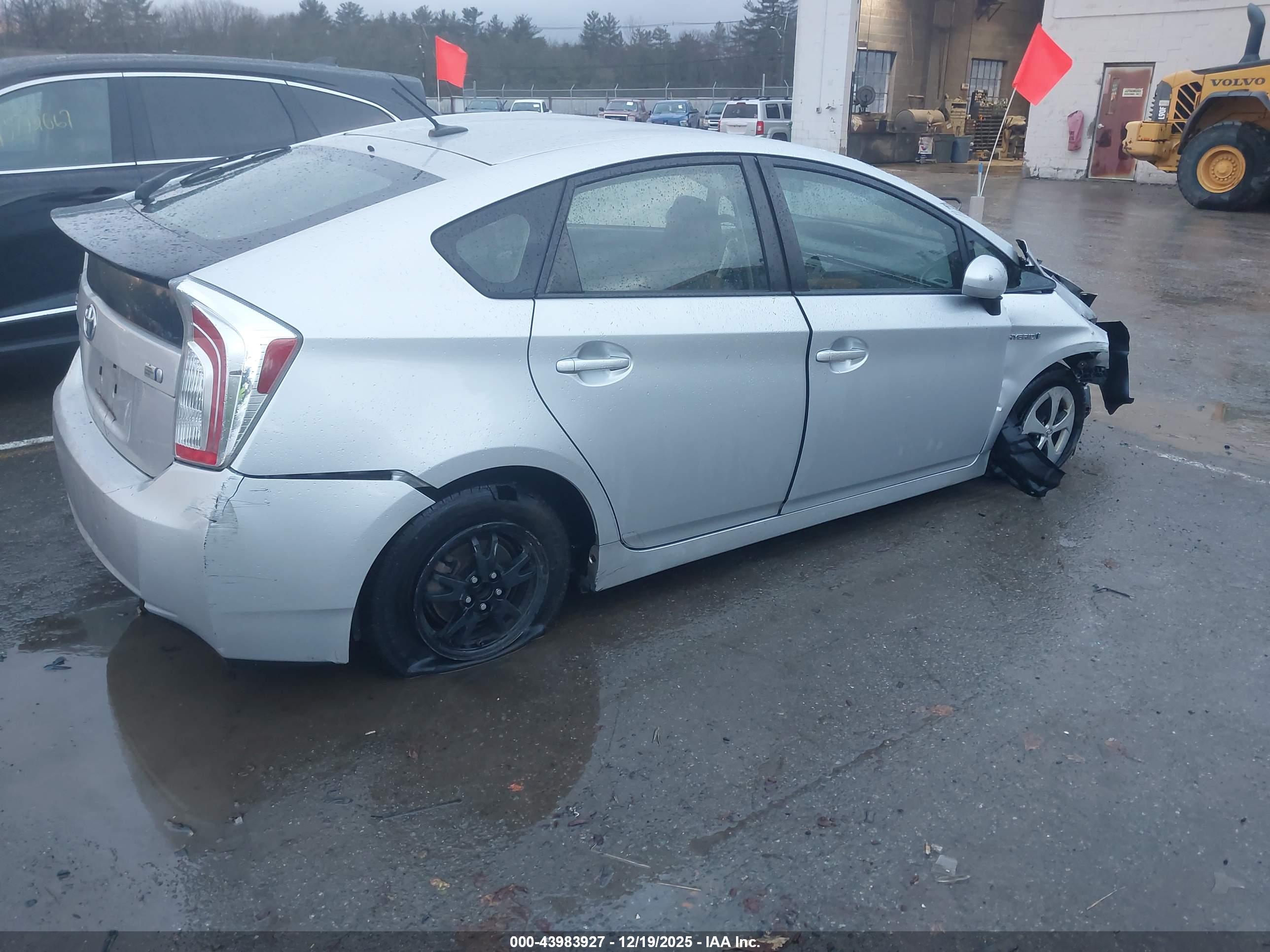 TOYOTA PRIUS image 4