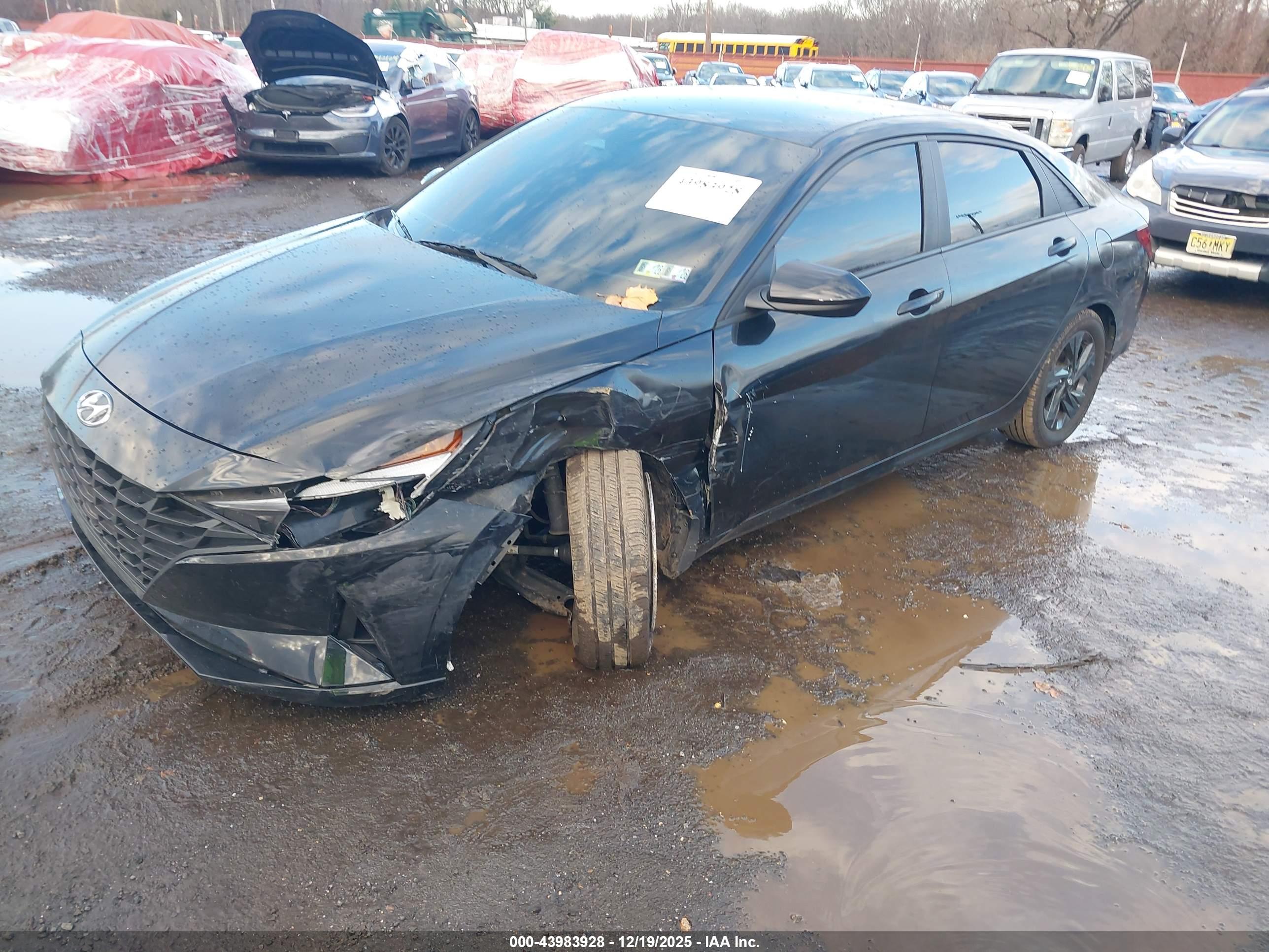 HYUNDAI ELANTRA image 6