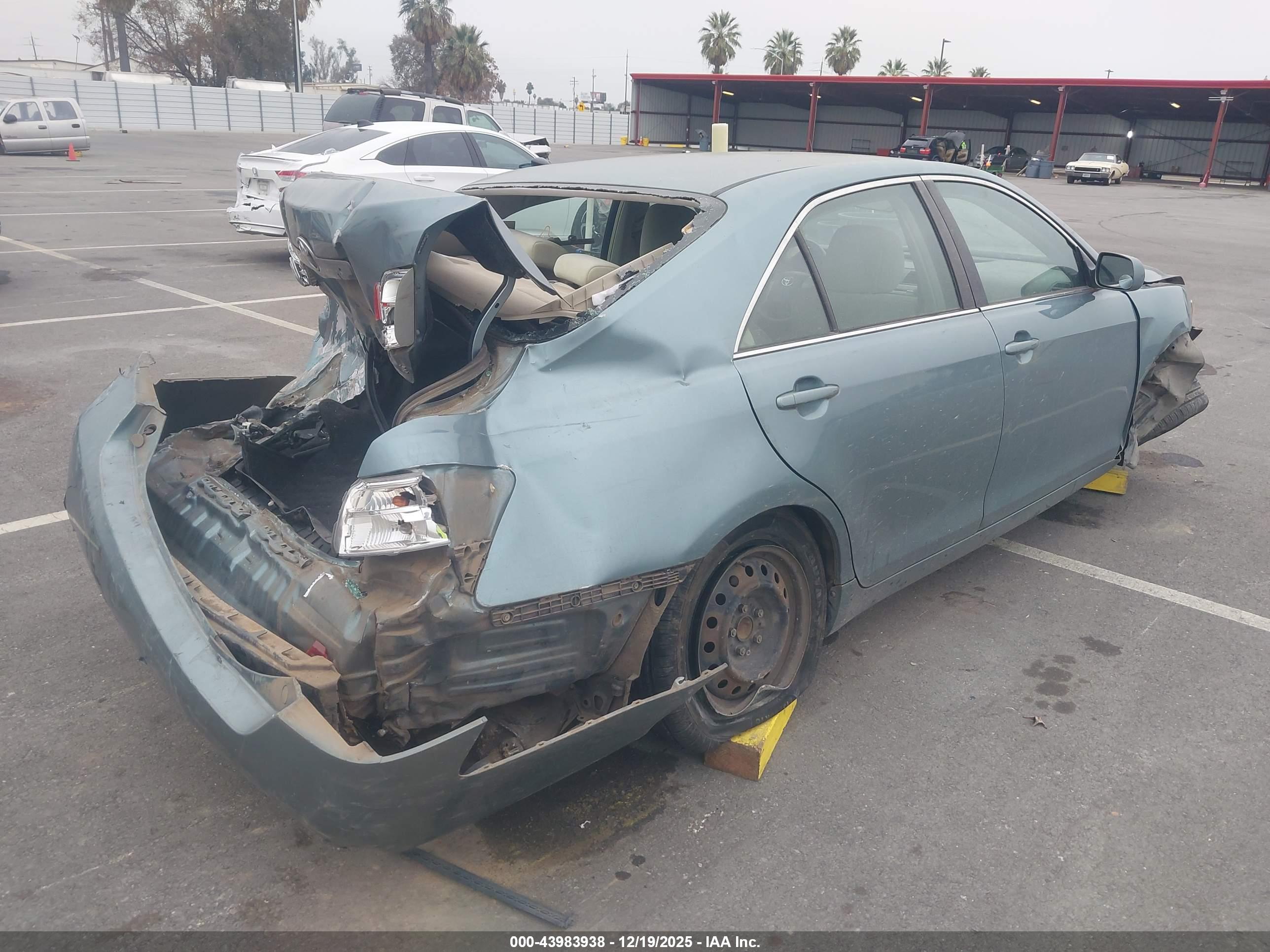 TOYOTA CAMRY image 4