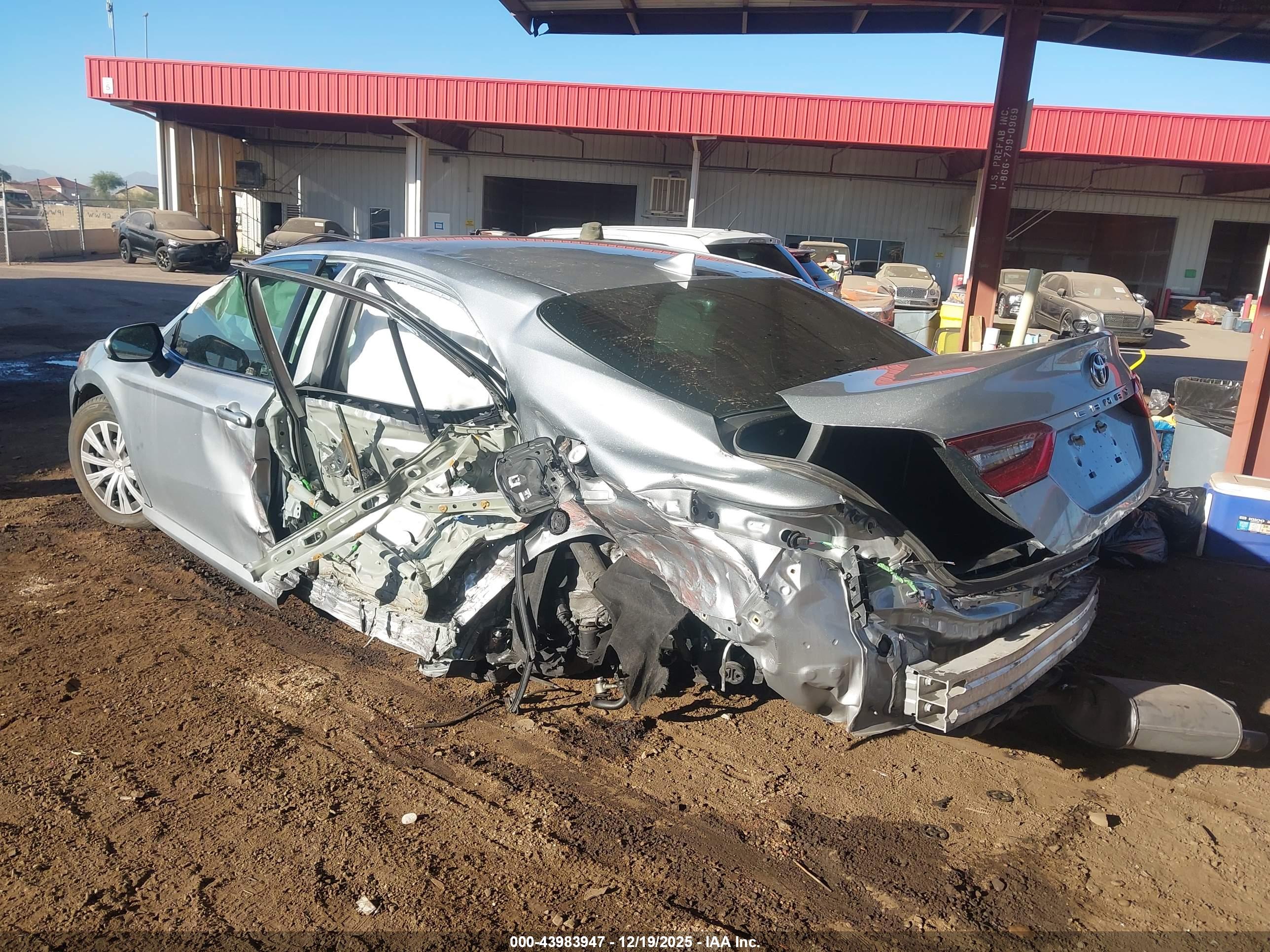 TOYOTA CAMRY image 3