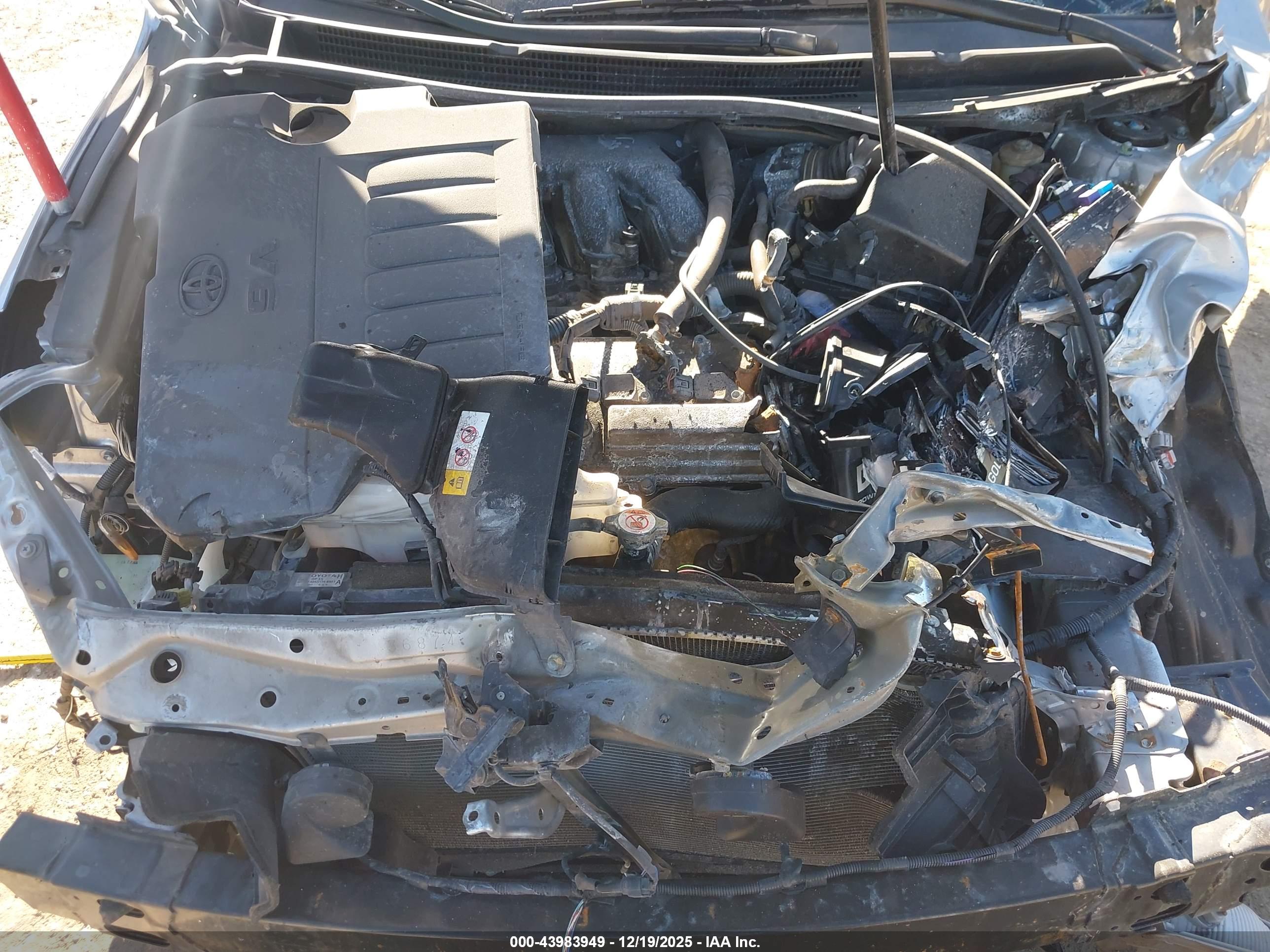 TOYOTA AVALON image 10