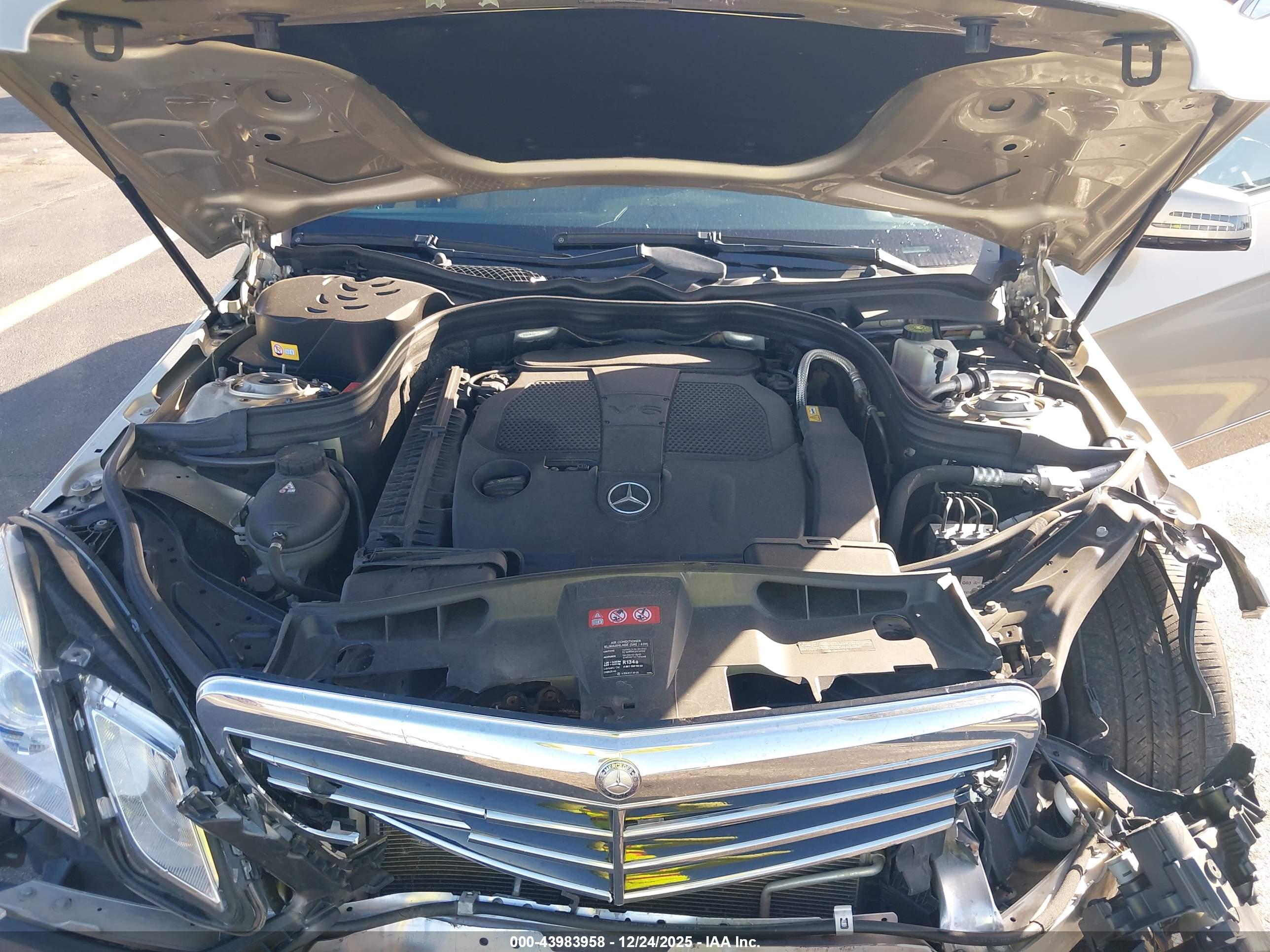 MERCEDES-BENZ E image 10