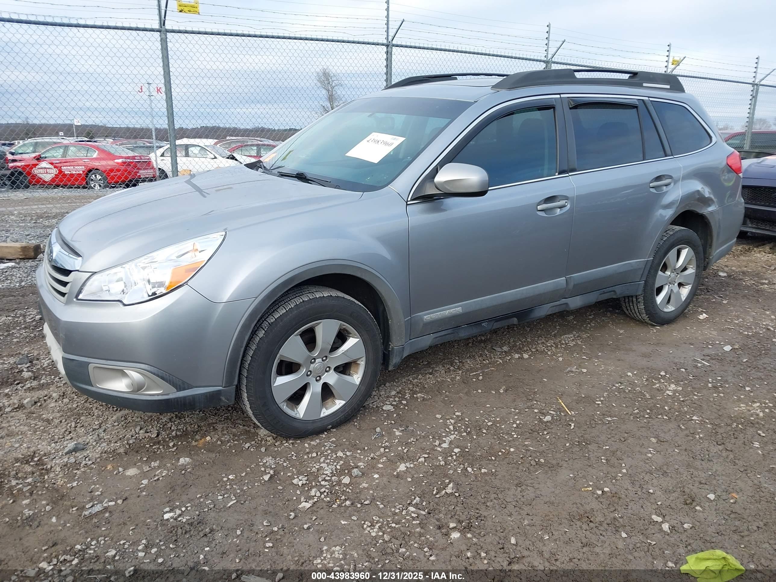 SUBARU OUTBACK image 2