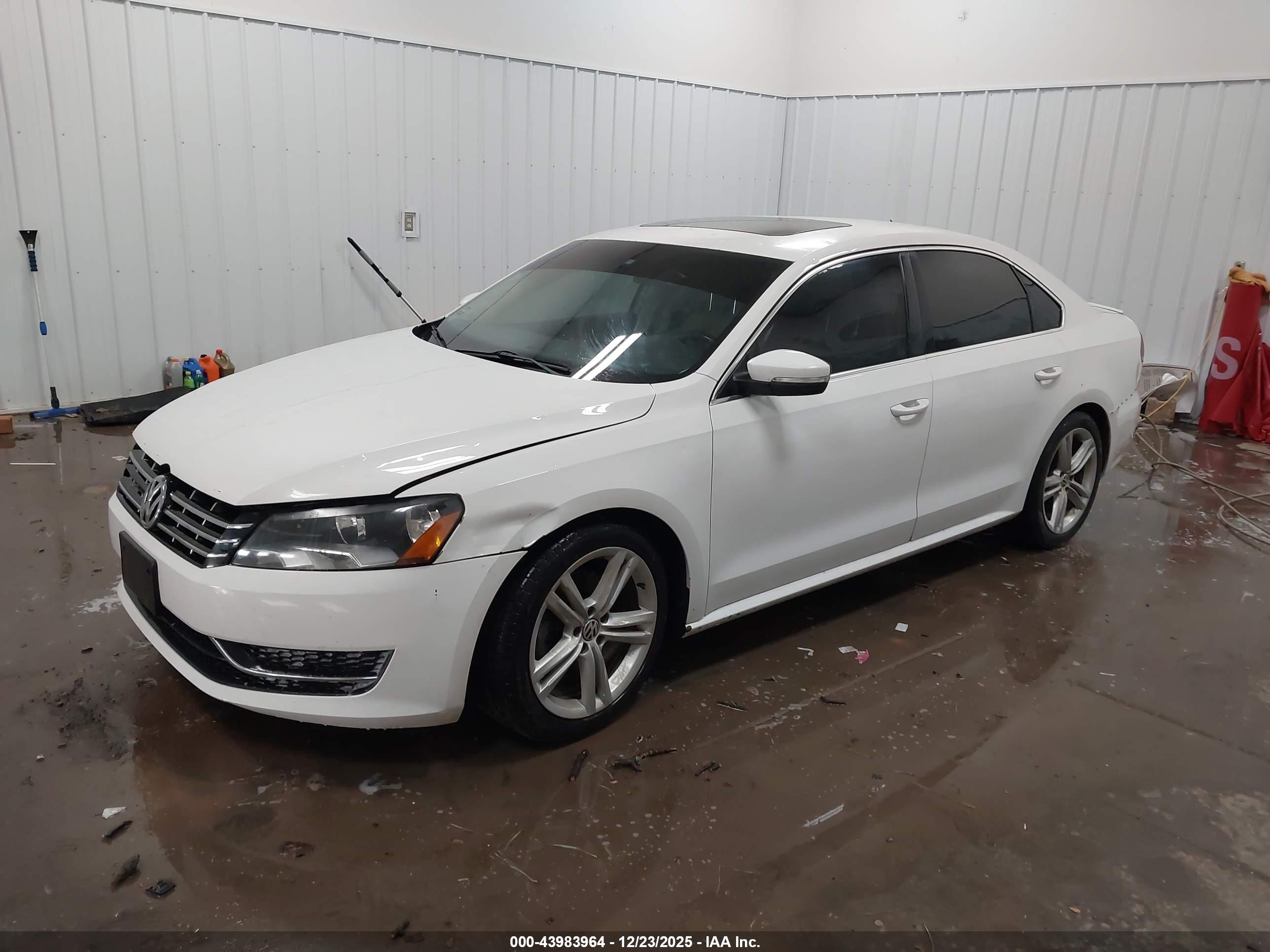 VOLKSWAGEN PASSAT image 2