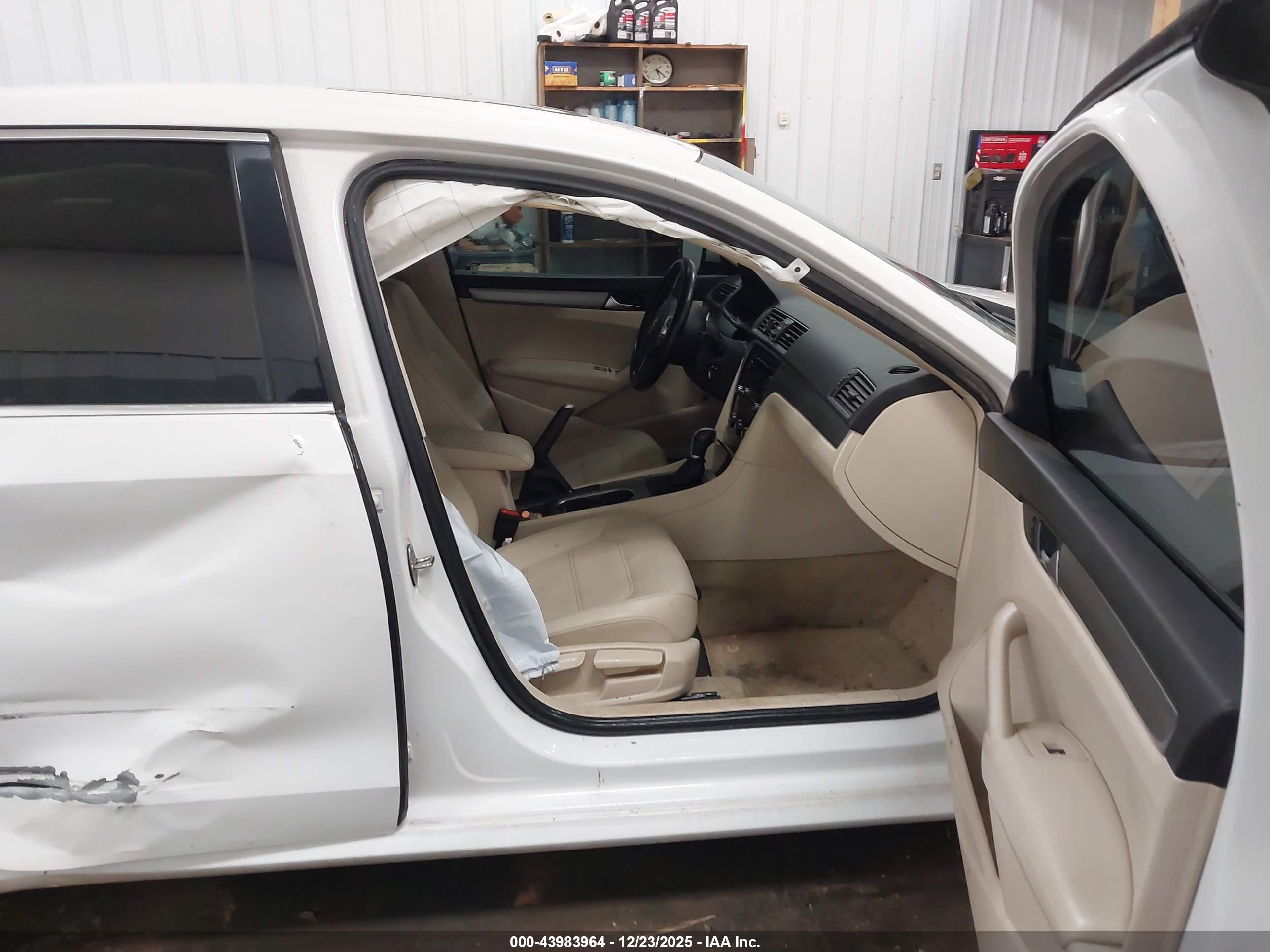 VOLKSWAGEN PASSAT image 5